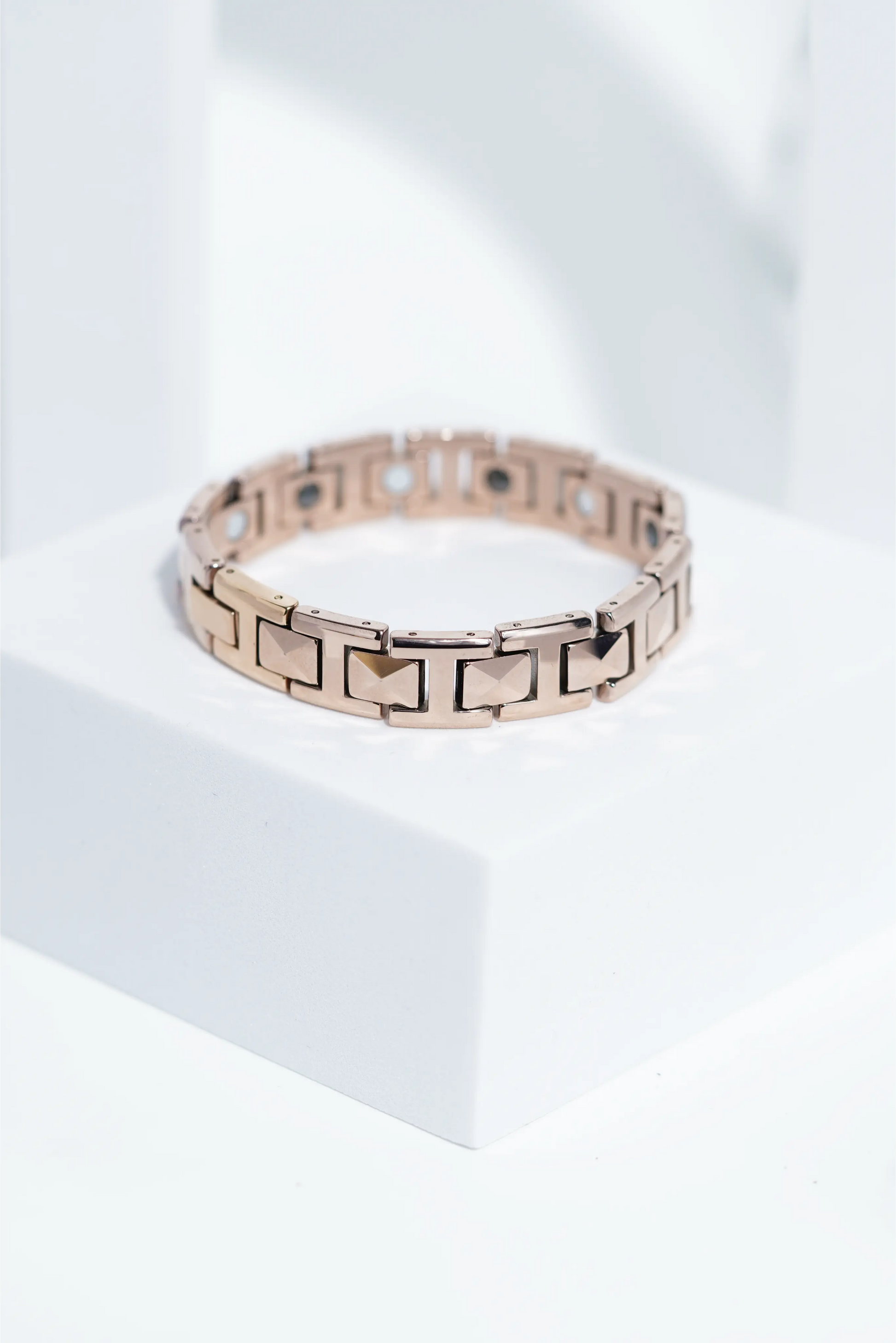 Arvo - Ceramic bracelet for men. worldjewel.in men's bracelets