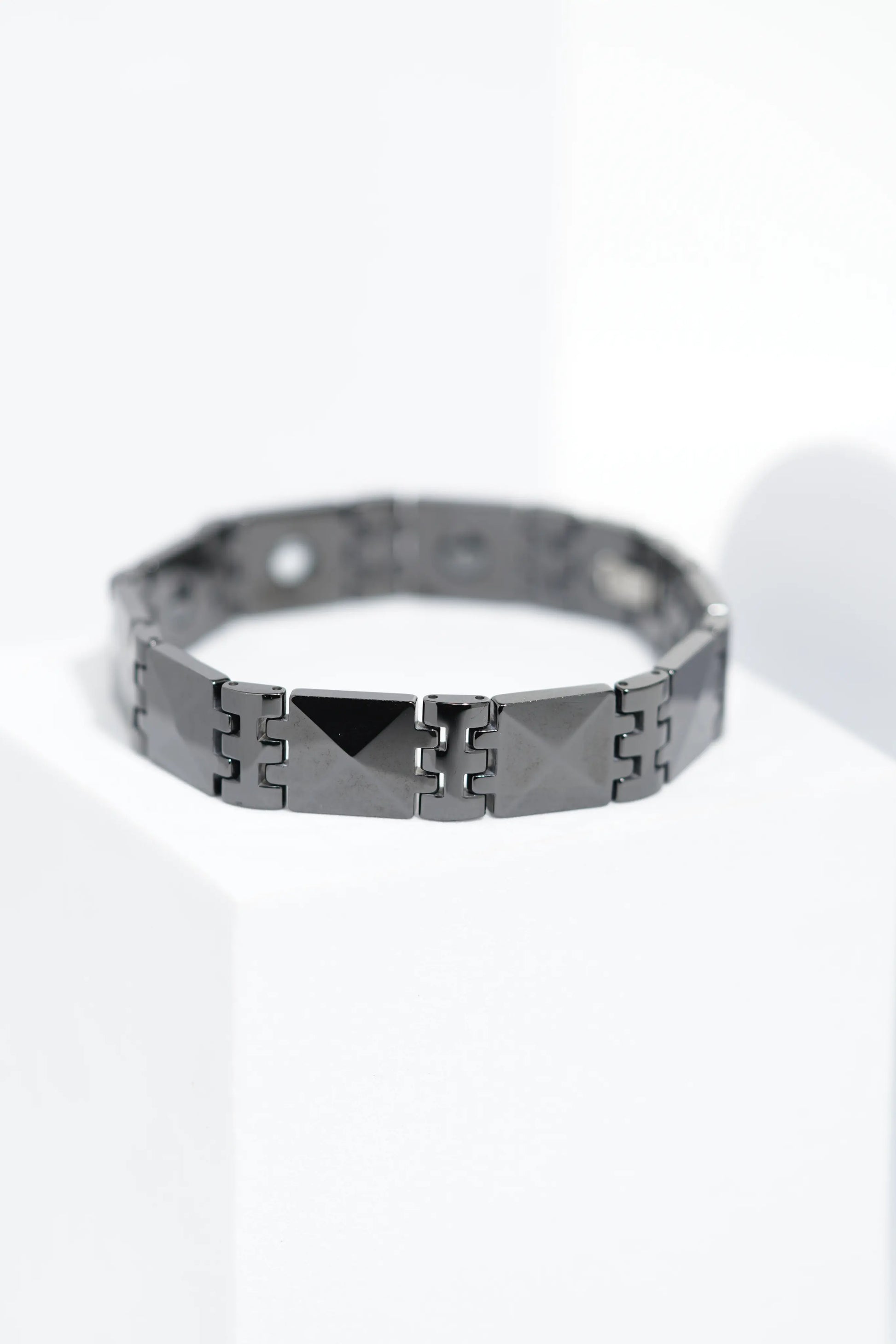 CeraSlim - Ceramic bracelet for men. worldjewel.in men's bracelets