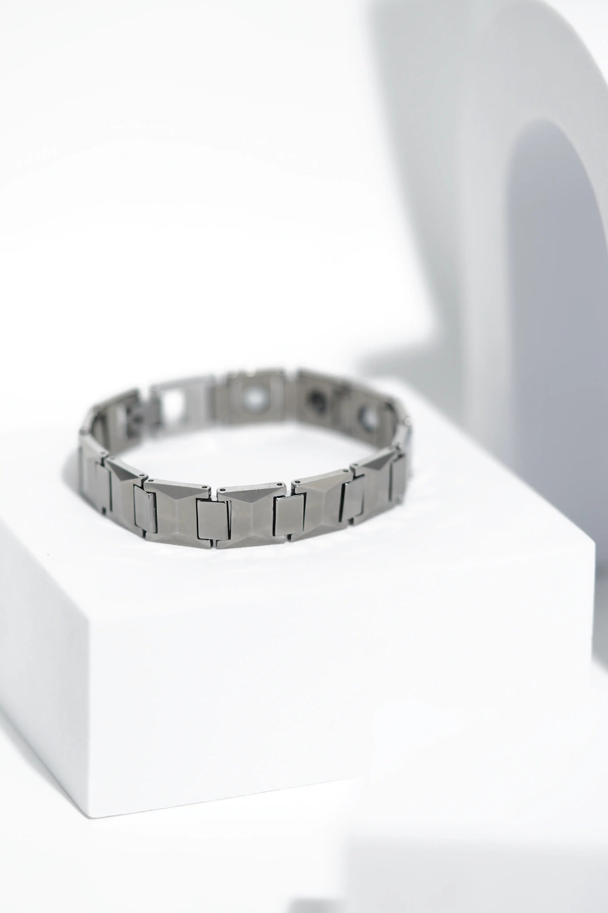 CoreSlip - Ceramic bracelet for men. worldjewel.in men's bracelets