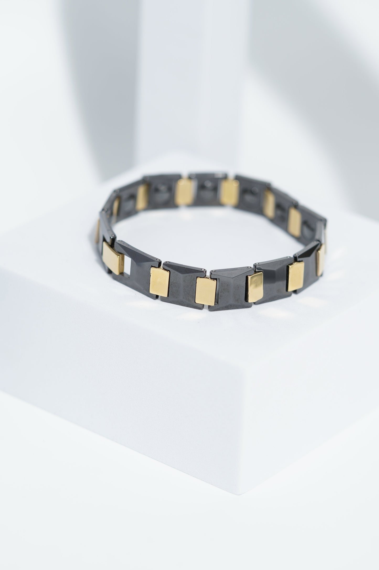 Black & Golden - Ceramic bracelet for men. worldjewel.in men's bracelets
