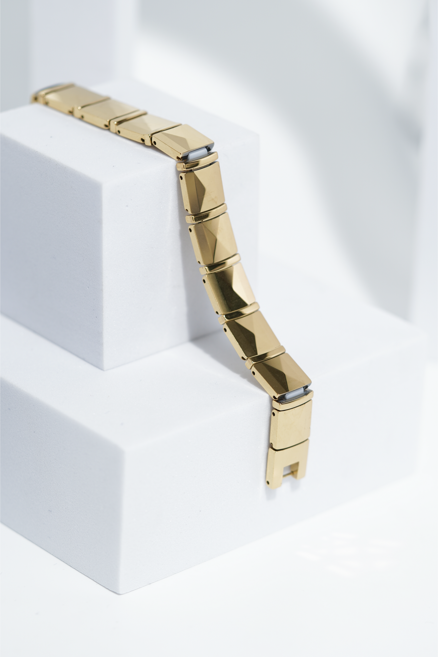 Empress Shine Golden - Ceramic bracelet for men. worldjewel.in men's bracelets
