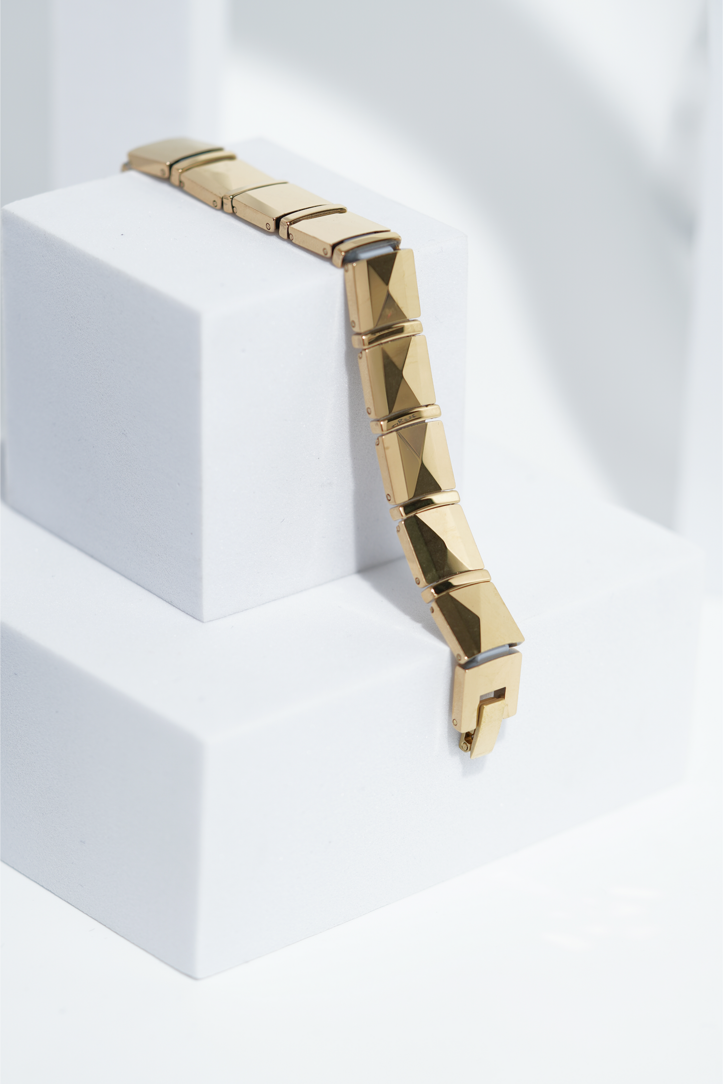 Empress Shine Golden - Ceramic bracelet for men. worldjewel.in men's bracelets