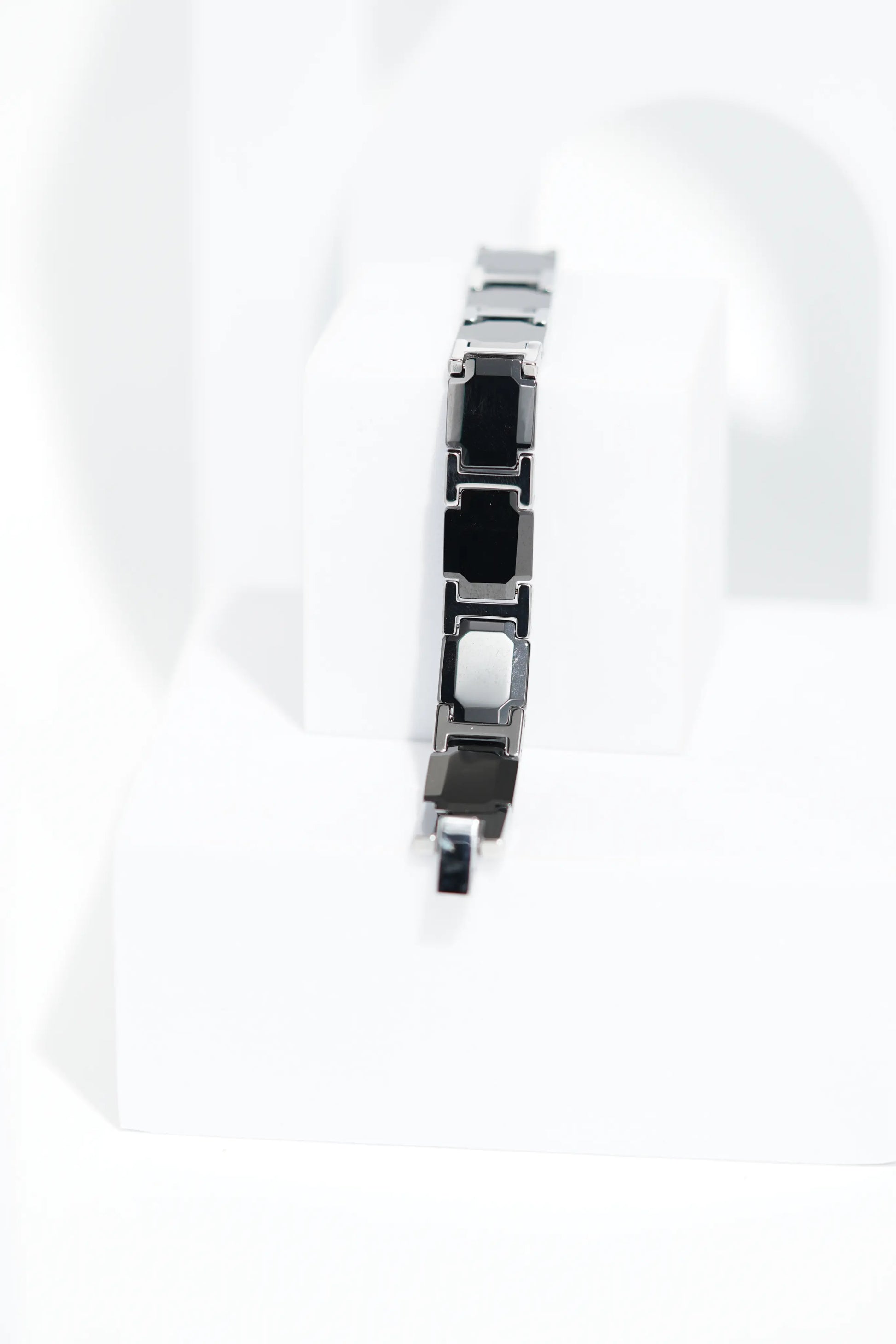 GlowSlip - Ceramic bracelet for men. worldjewel.in men's bracelets