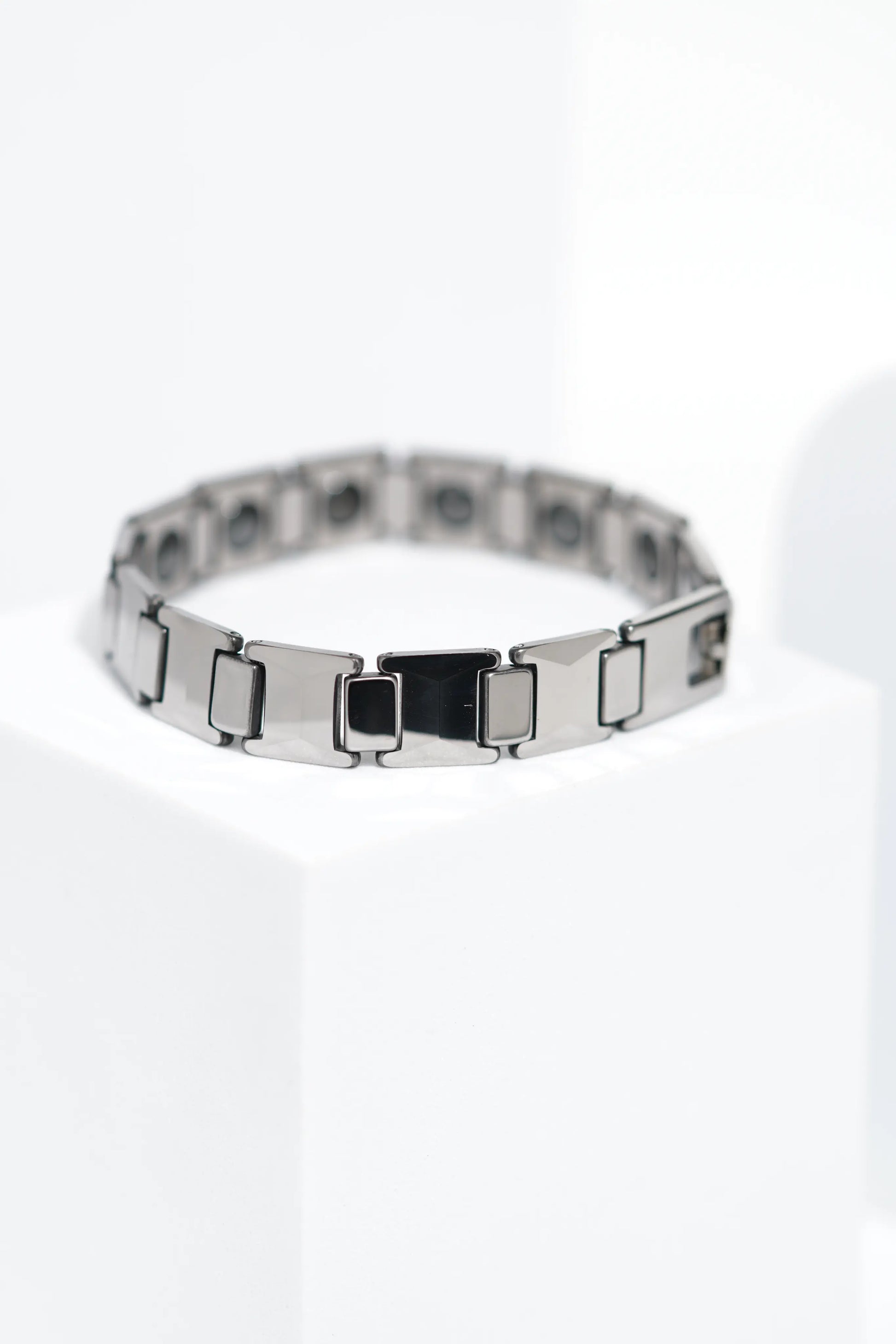 Linea - Ceramic bracelet for men. worldjewel.in men's bracelets