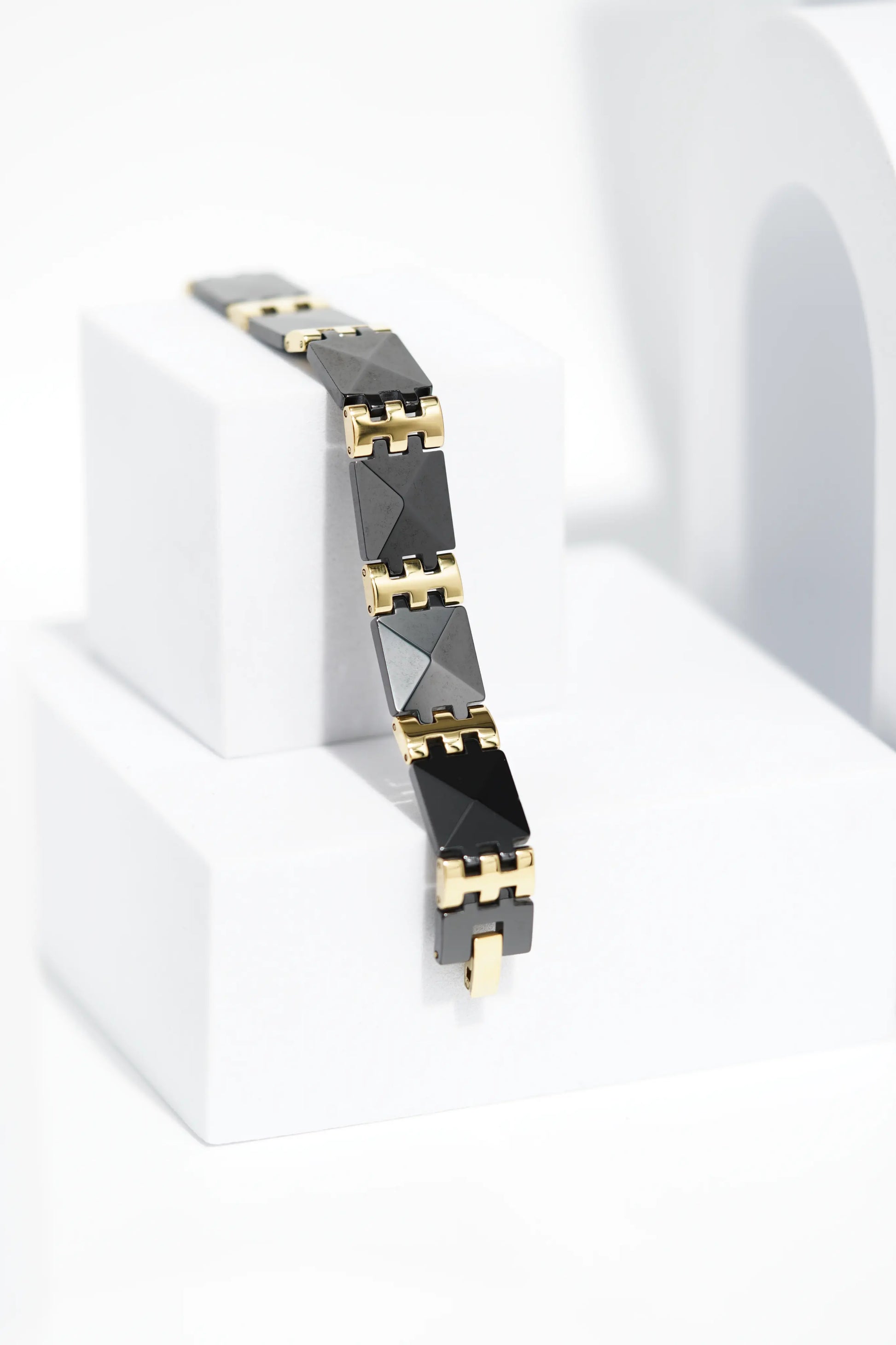 MinimalEdge Ceramic bracelet for men. worldjewel.in men's bracelets