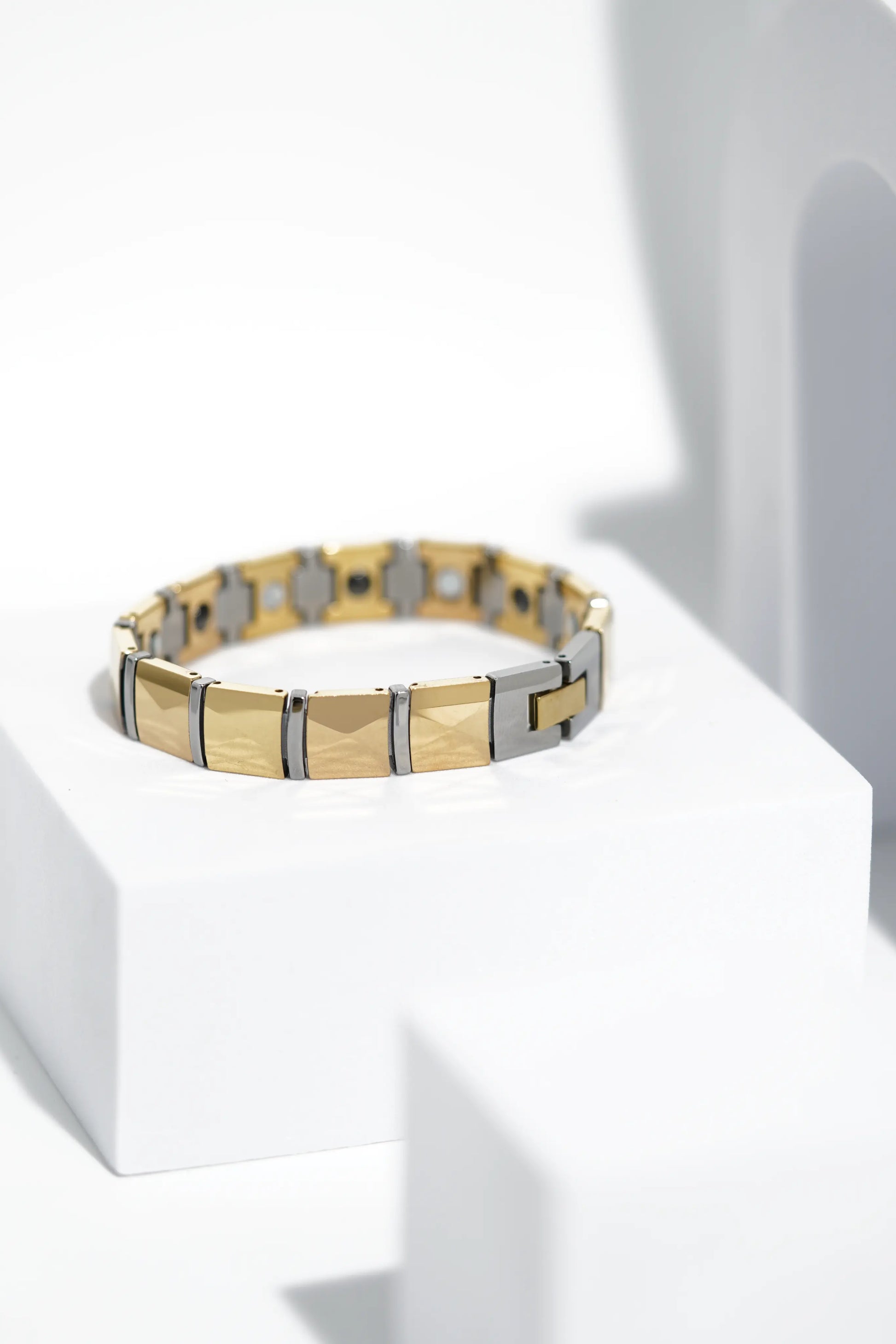 Velin - Ceramic bracelet for men. worldjewel.in men's bracelets
