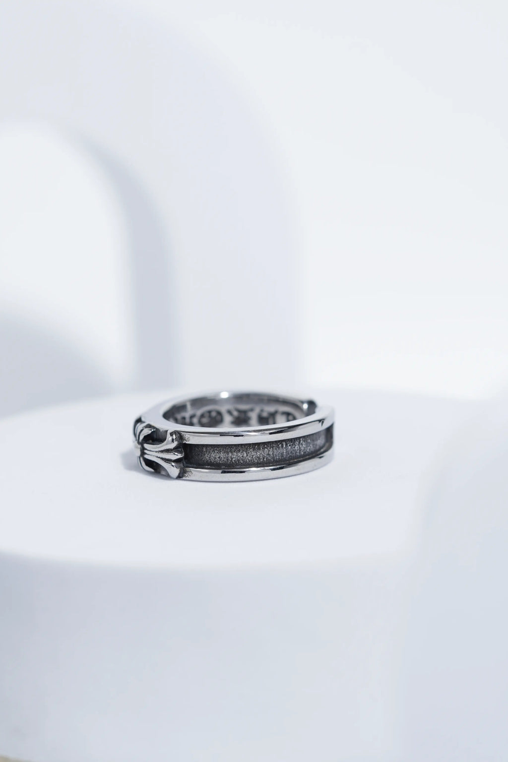 Aesthetic Silver Petal Pattern Ring For Men worldjewel.in men's ring