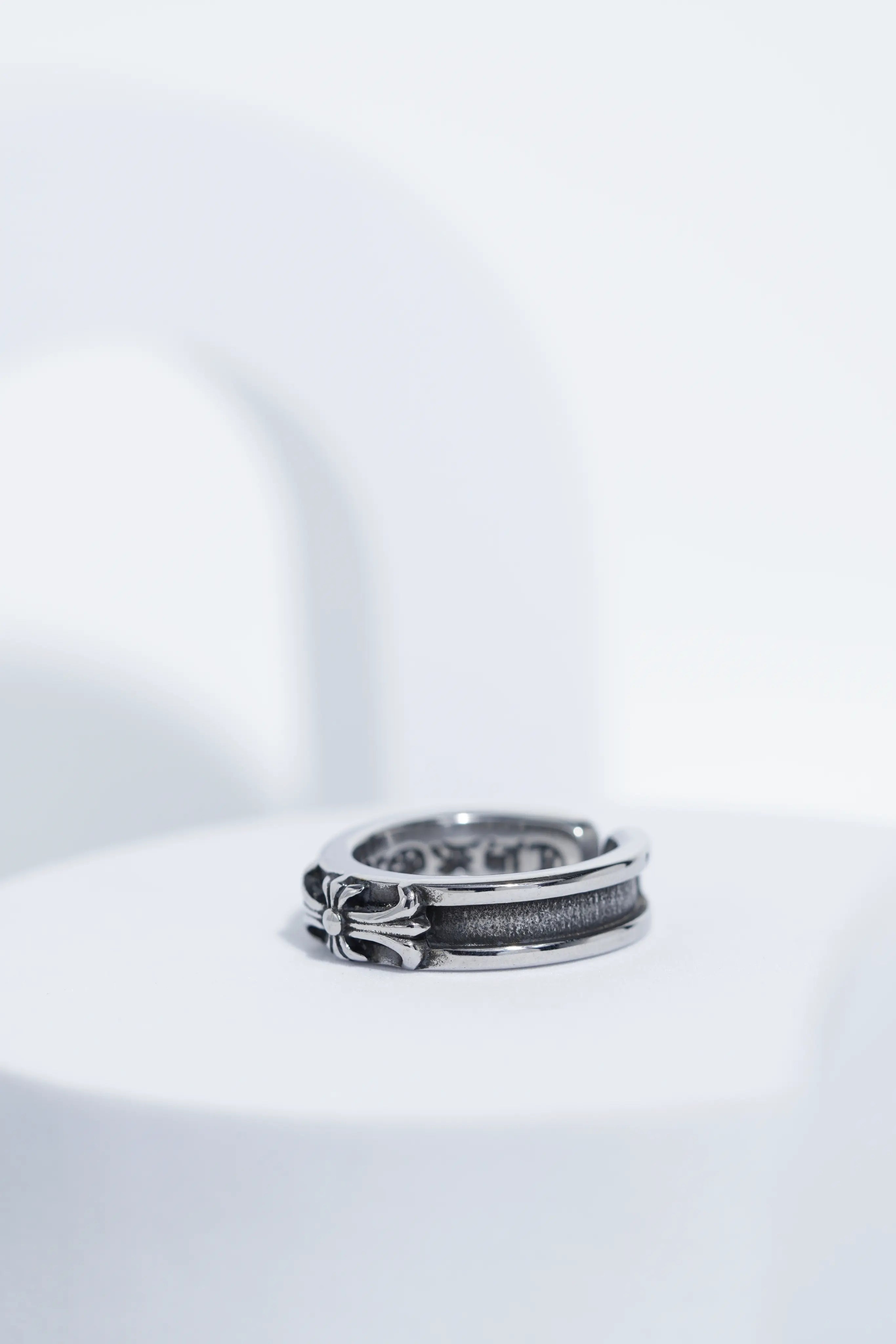 Aesthetic Silver Petal Pattern Ring For Men worldjewel.in men's ring