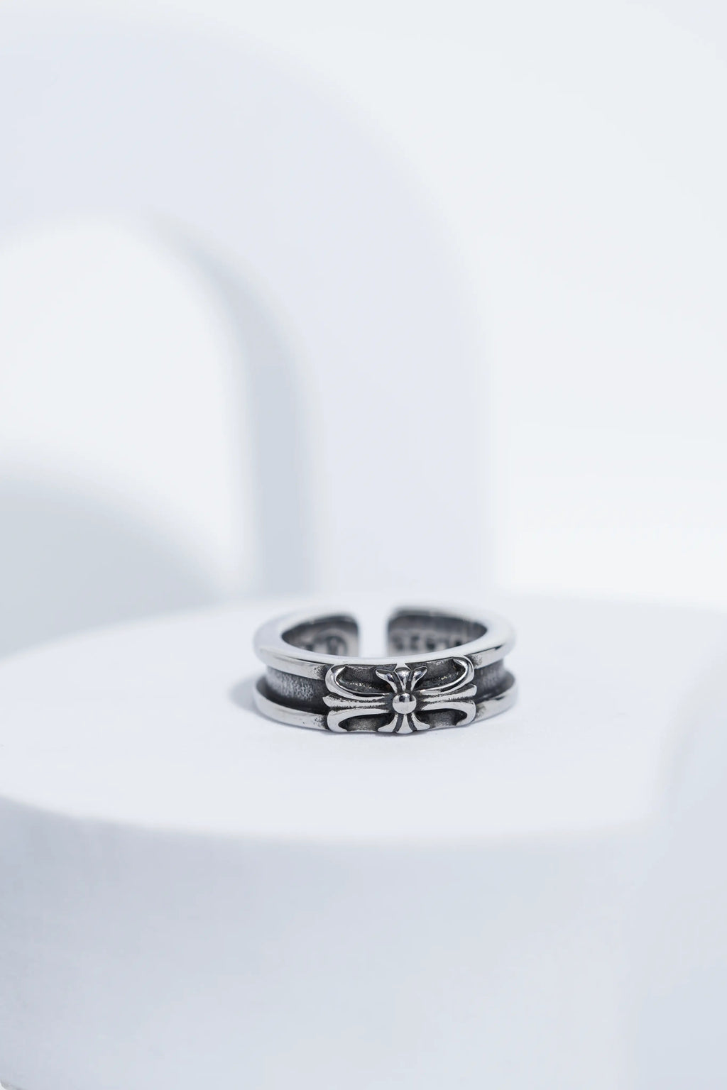 Aesthetic Silver Petal Pattern Ring For Men worldjewel.in men's ring