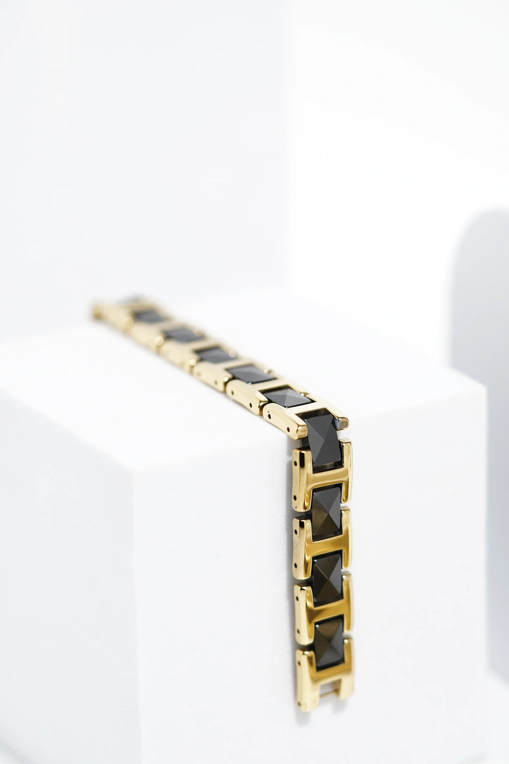 AuraBand Ceramic bracelet for men. worldjewel.in men's bracelets