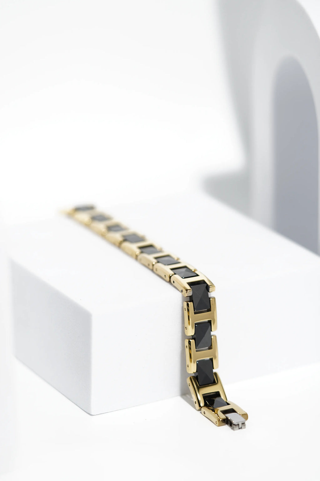 AuraBand Ceramic bracelet for men. worldjewel.in men's bracelets