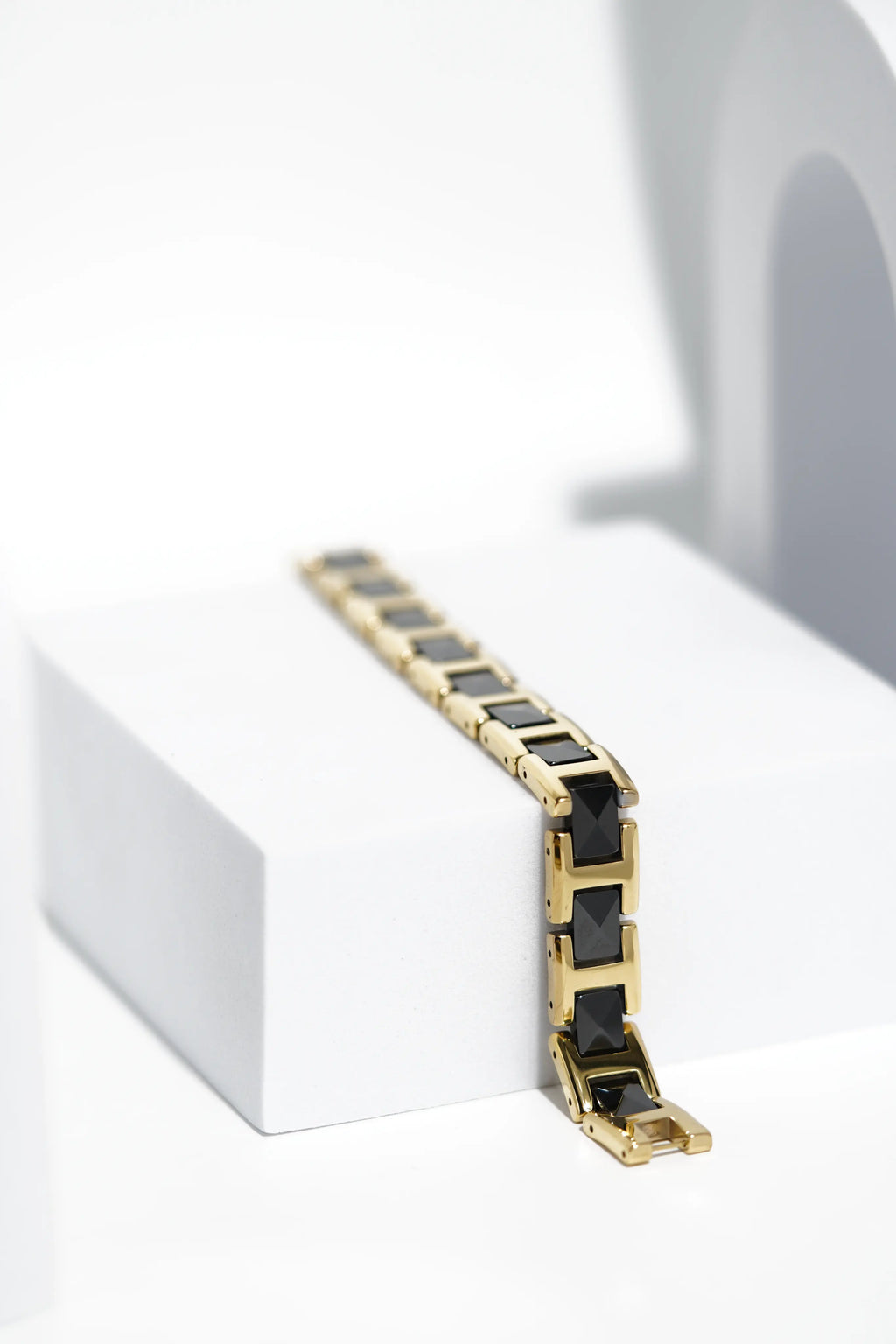 AuraBand Ceramic bracelet for men. worldjewel.in men's bracelets