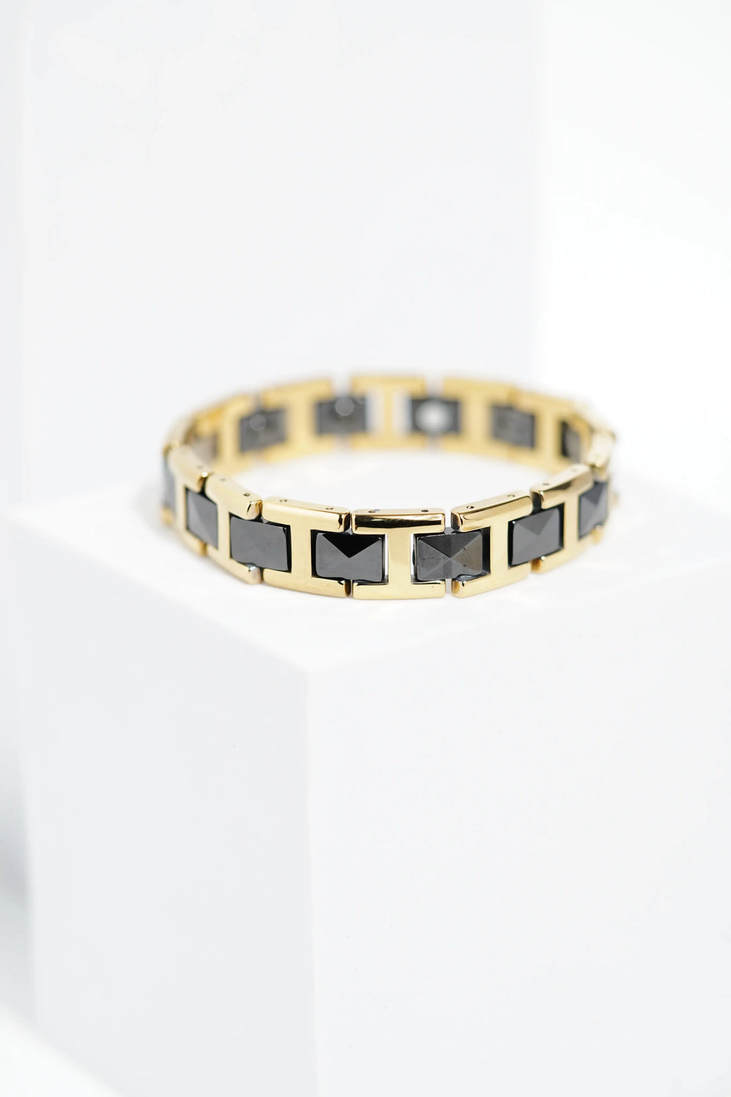 AuraBand Ceramic bracelet for men. worldjewel.in men's bracelets