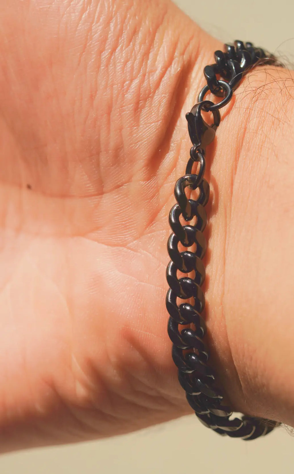 Black Chain Bracelet | Stainless Steel | Anti-tarnish | Unisex. - worldjewel.in