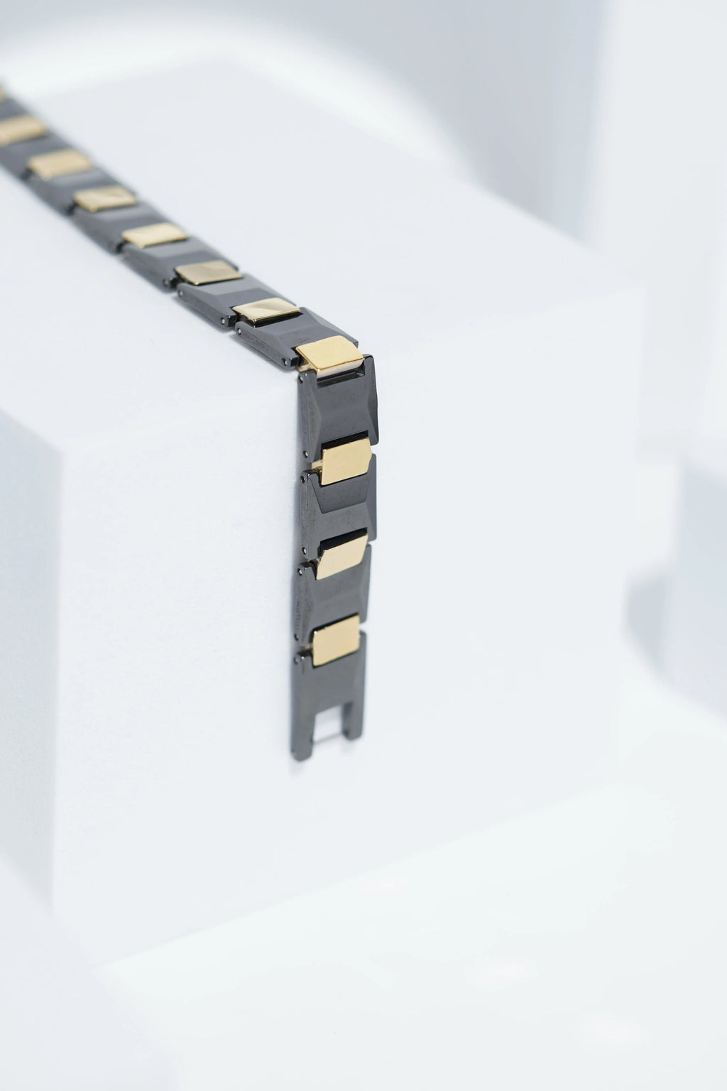 Black & Golden - Ceramic bracelet for men. worldjewel.in men's bracelets
