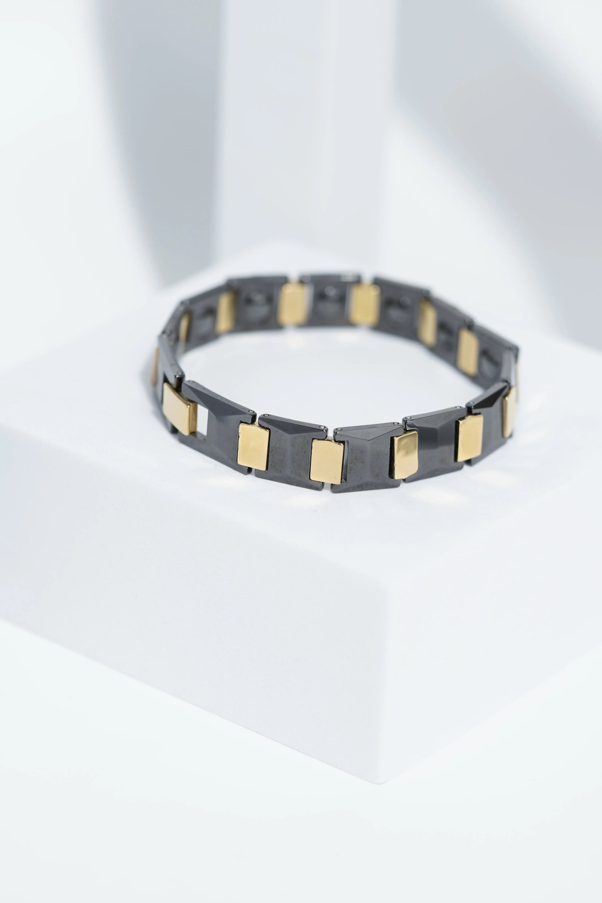 Black & Golden - Ceramic bracelet for men. worldjewel.in men's bracelets