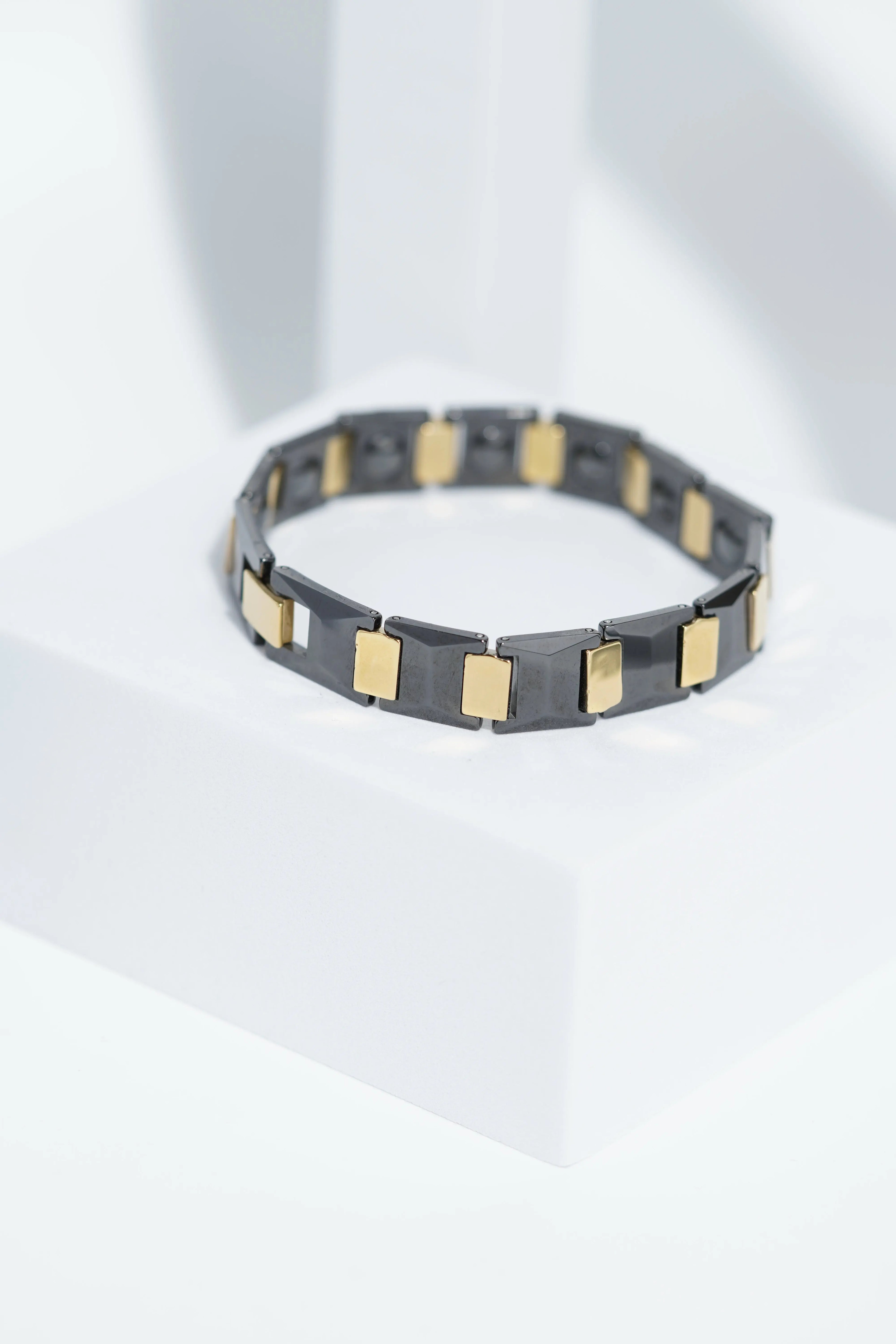 Black & Golden - Ceramic bracelet for men. worldjewel.in men's bracelets