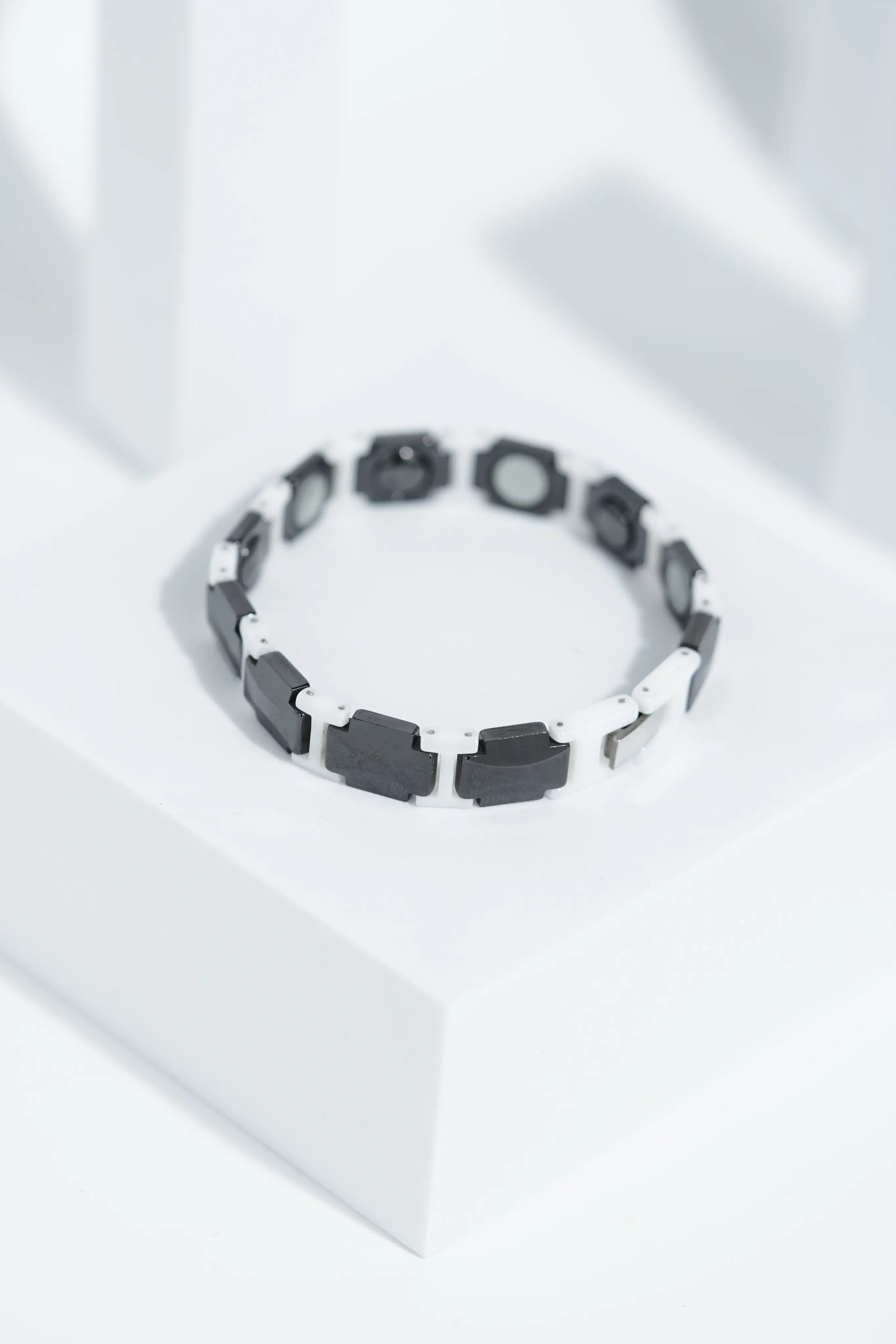 Black & White  - Ceramic bracelet for men. worldjewel.in men's bracelets