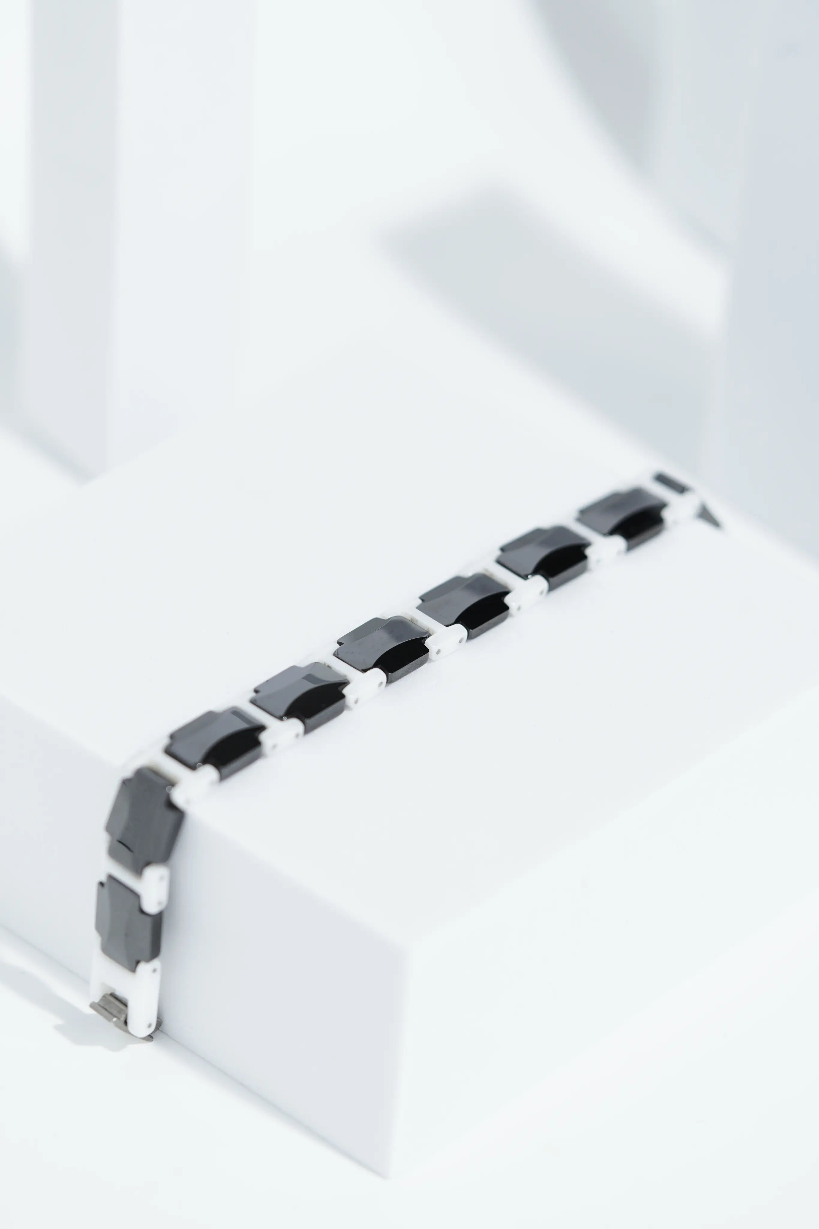 Black & White  - Ceramic bracelet for men. worldjewel.in men's bracelets