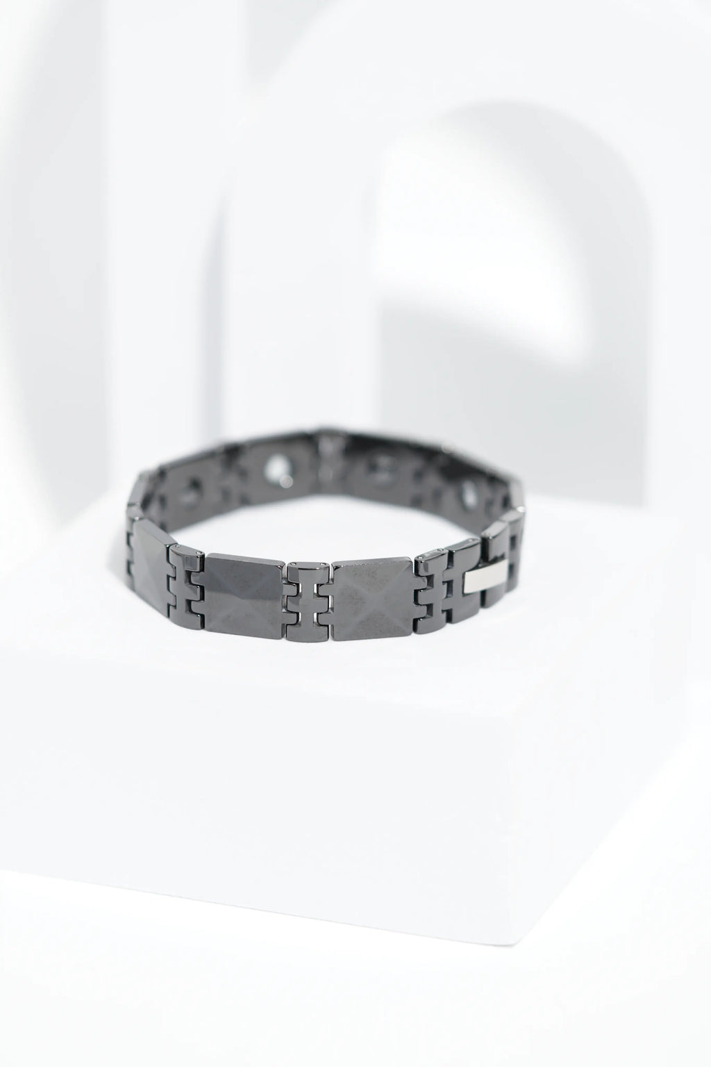 CeraSlim - Ceramic bracelet for men. worldjewel.in men's bracelets