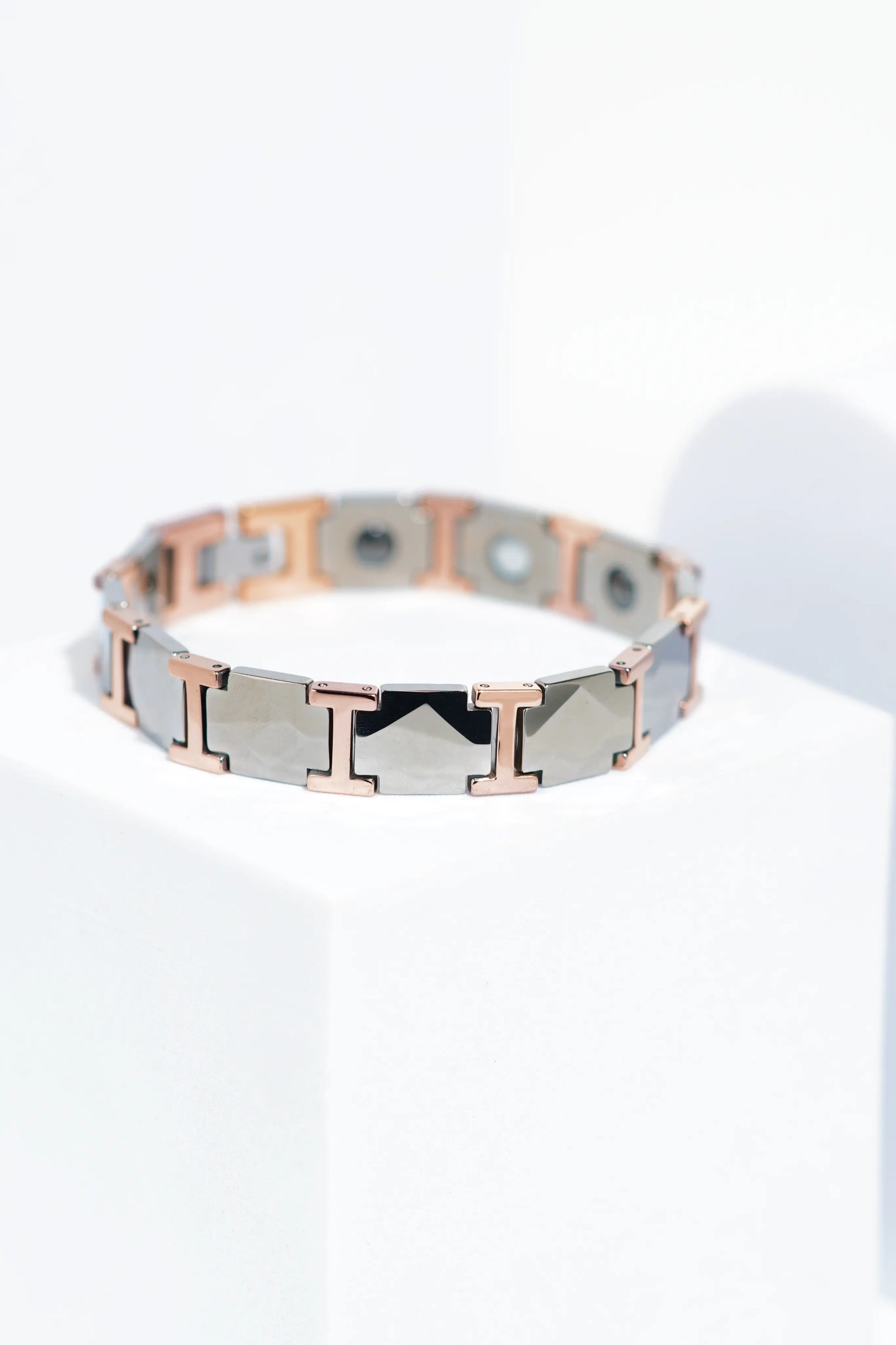 Cero - Ceramic bracelet for men. worldjewel.in men's bracelets
