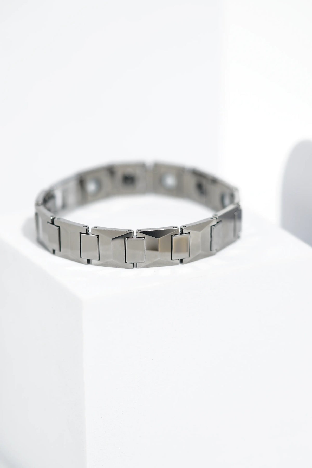 CoreSlip - Ceramic bracelet for men. worldjewel.in men's bracelets