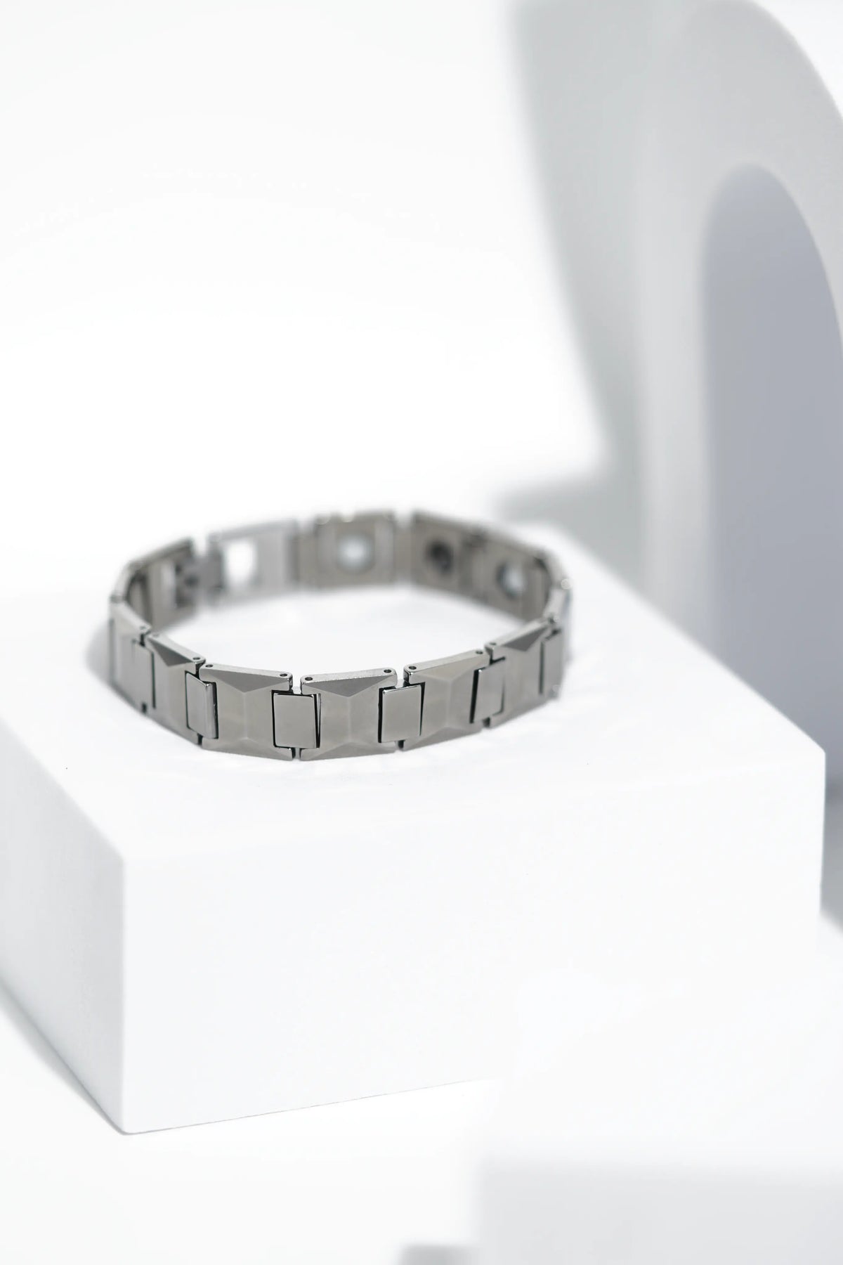 CoreSlip - Ceramic bracelet for men. worldjewel.in men's bracelets