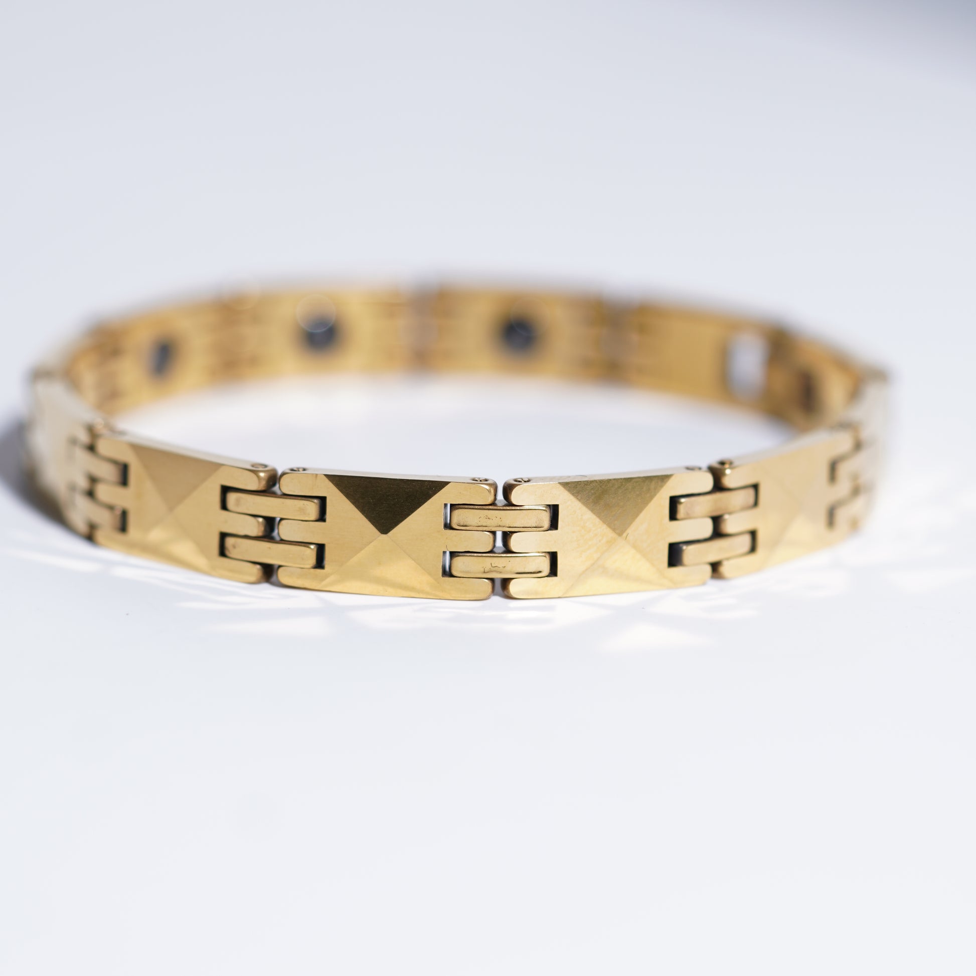 The Solis Magnetic Link Bracelet