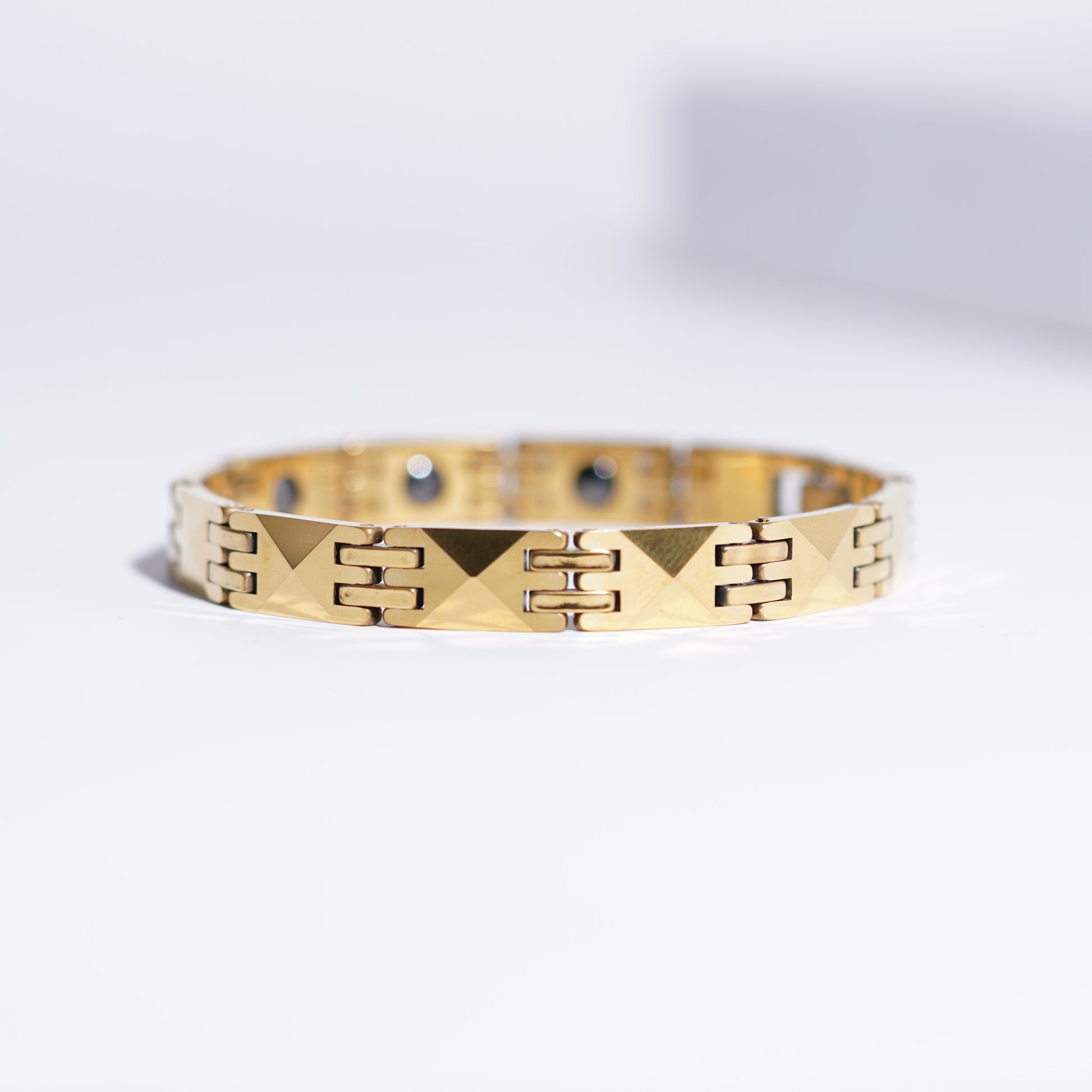 The Solis Magnetic Link Bracelet