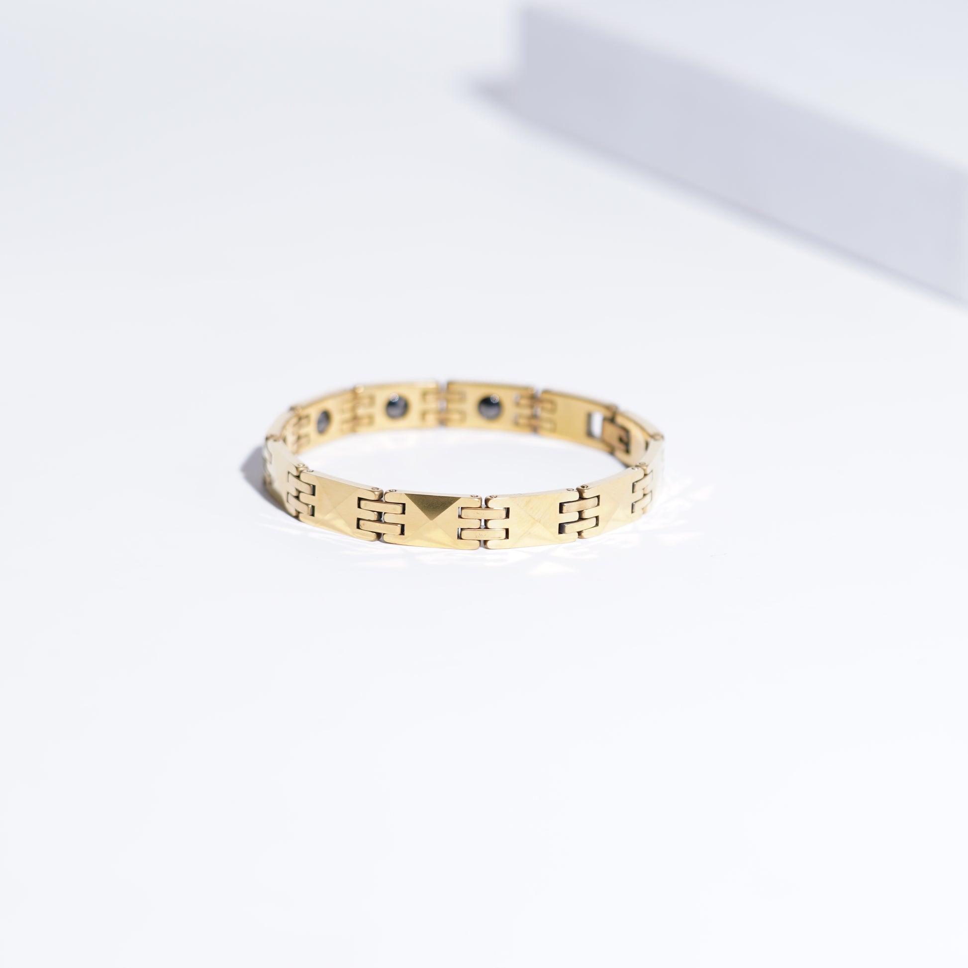 The Solis Magnetic Link Bracelet