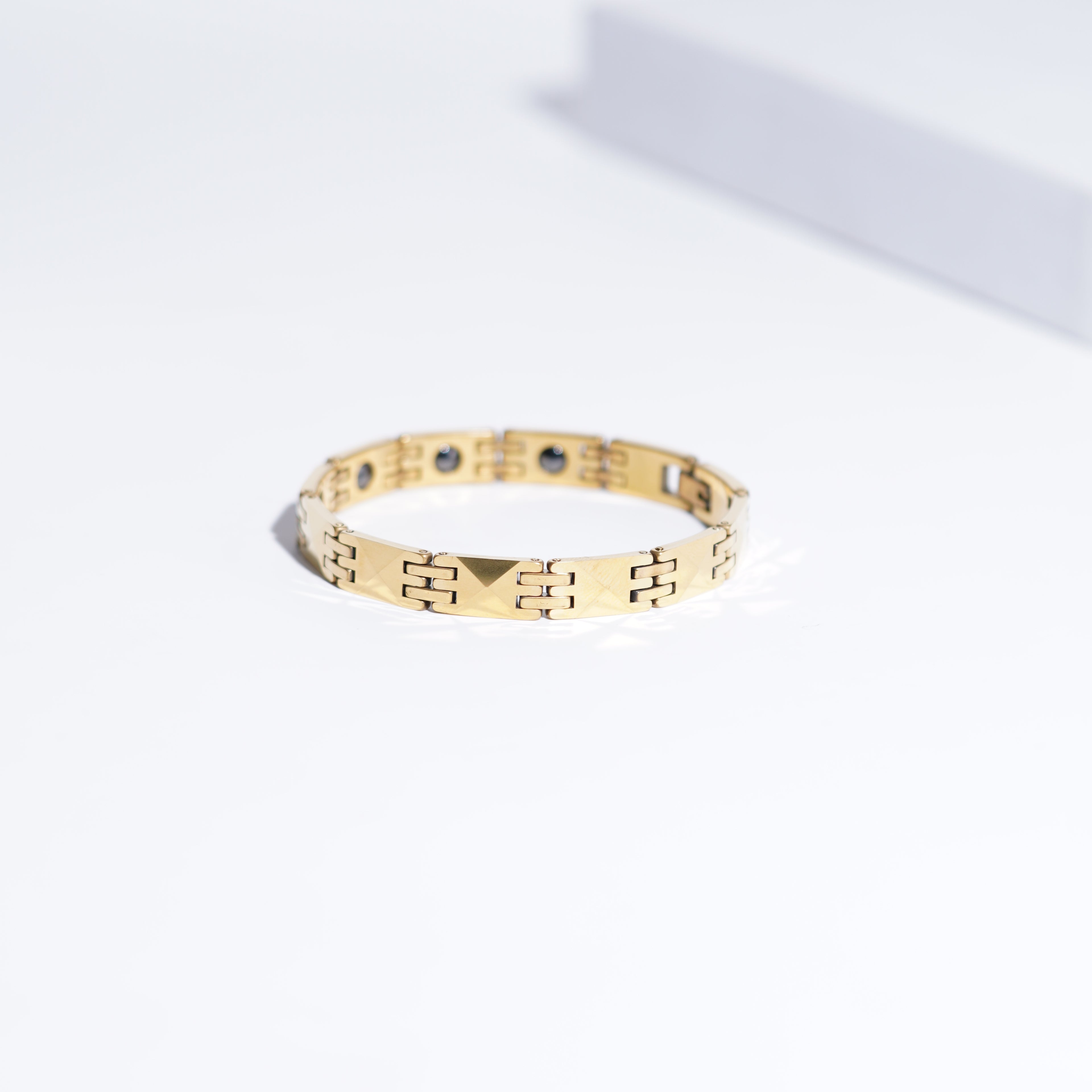The Solis Magnetic Link Bracelet