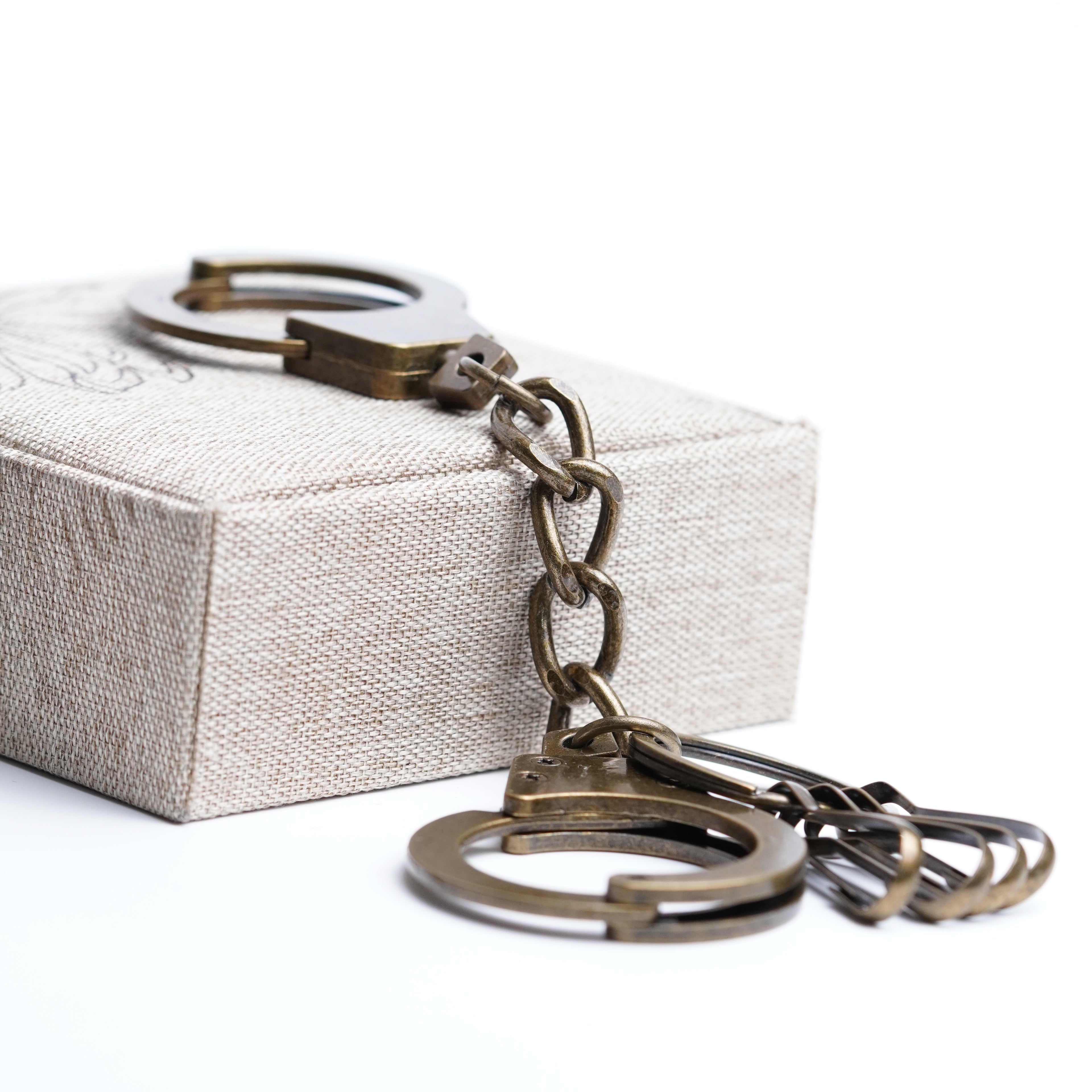 Vintage Industrial Shackle Keychain