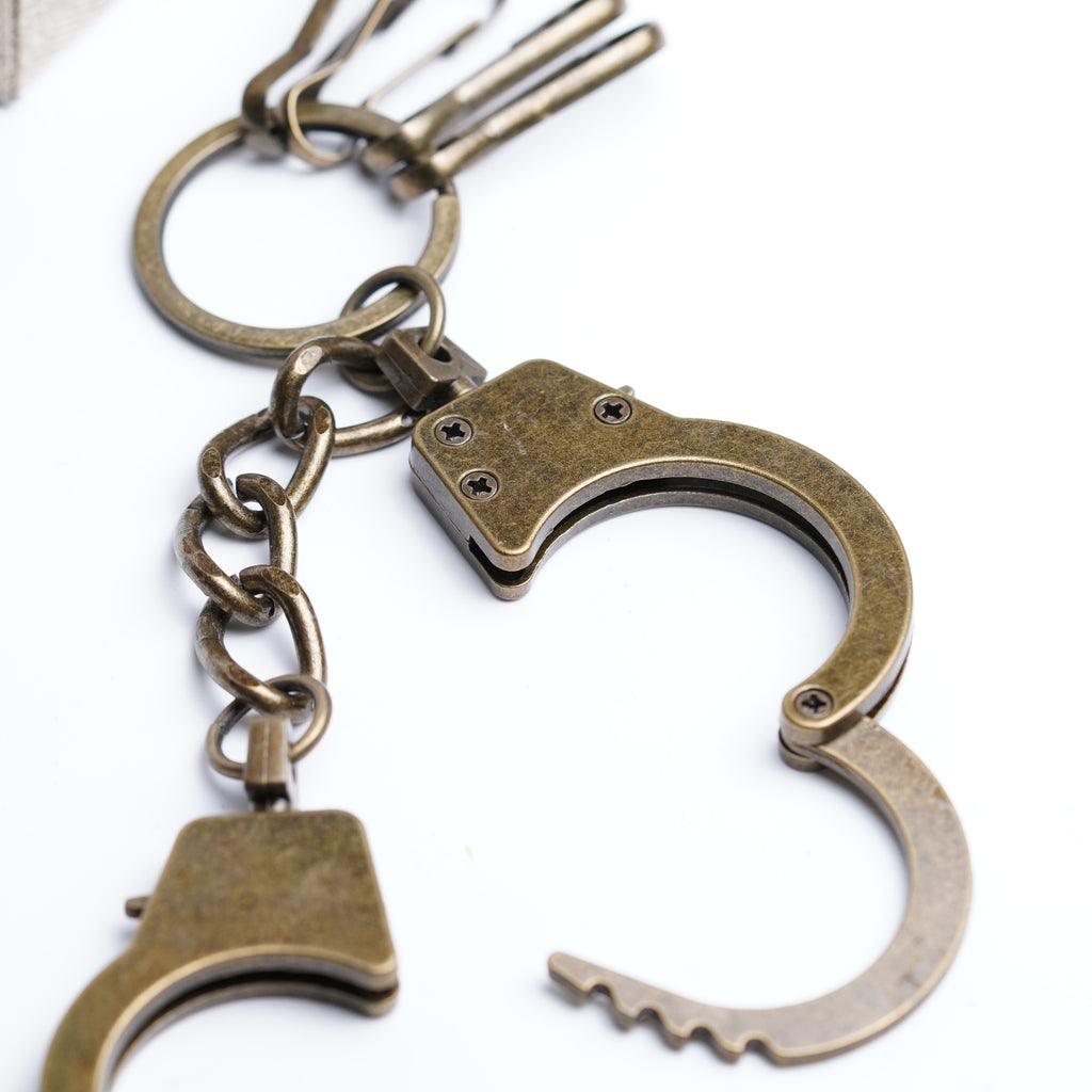 Vintage Industrial Shackle Keychain