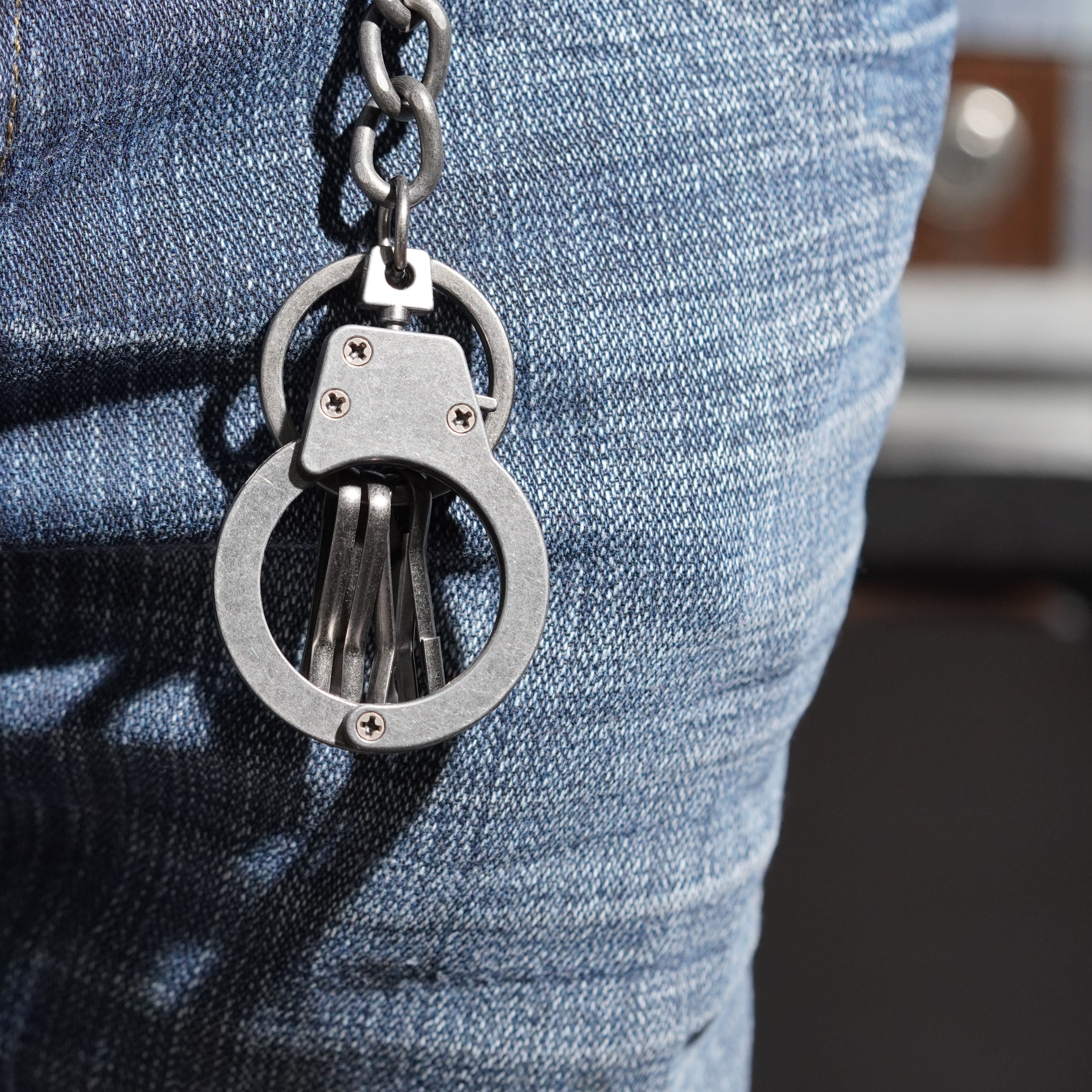 Antique Bronze Industrial Handcuff Keychain - Vintage Style