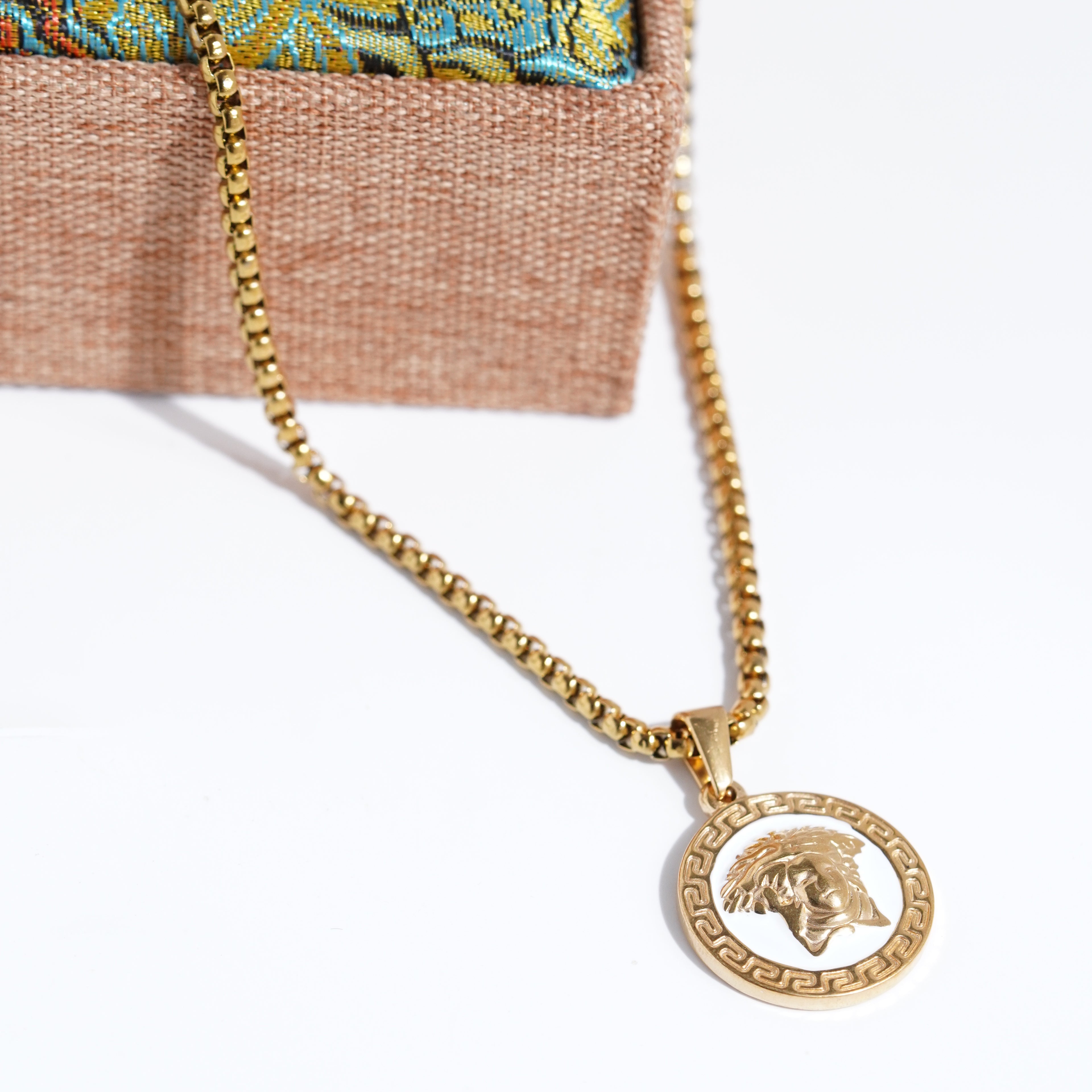 The Medallion Pendant Chain