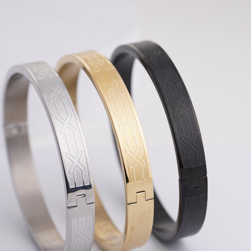 Signature 'X' Engraved Stainless Steel Kada