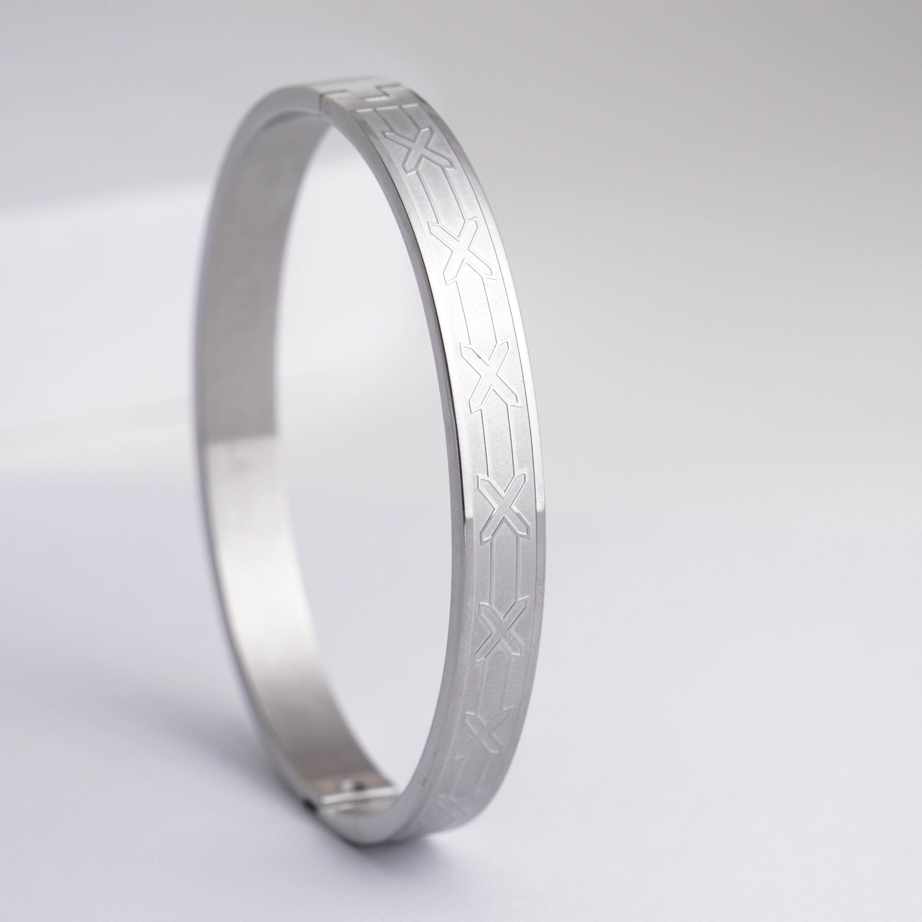 Signature 'X' Engraved Stainless Steel Kada