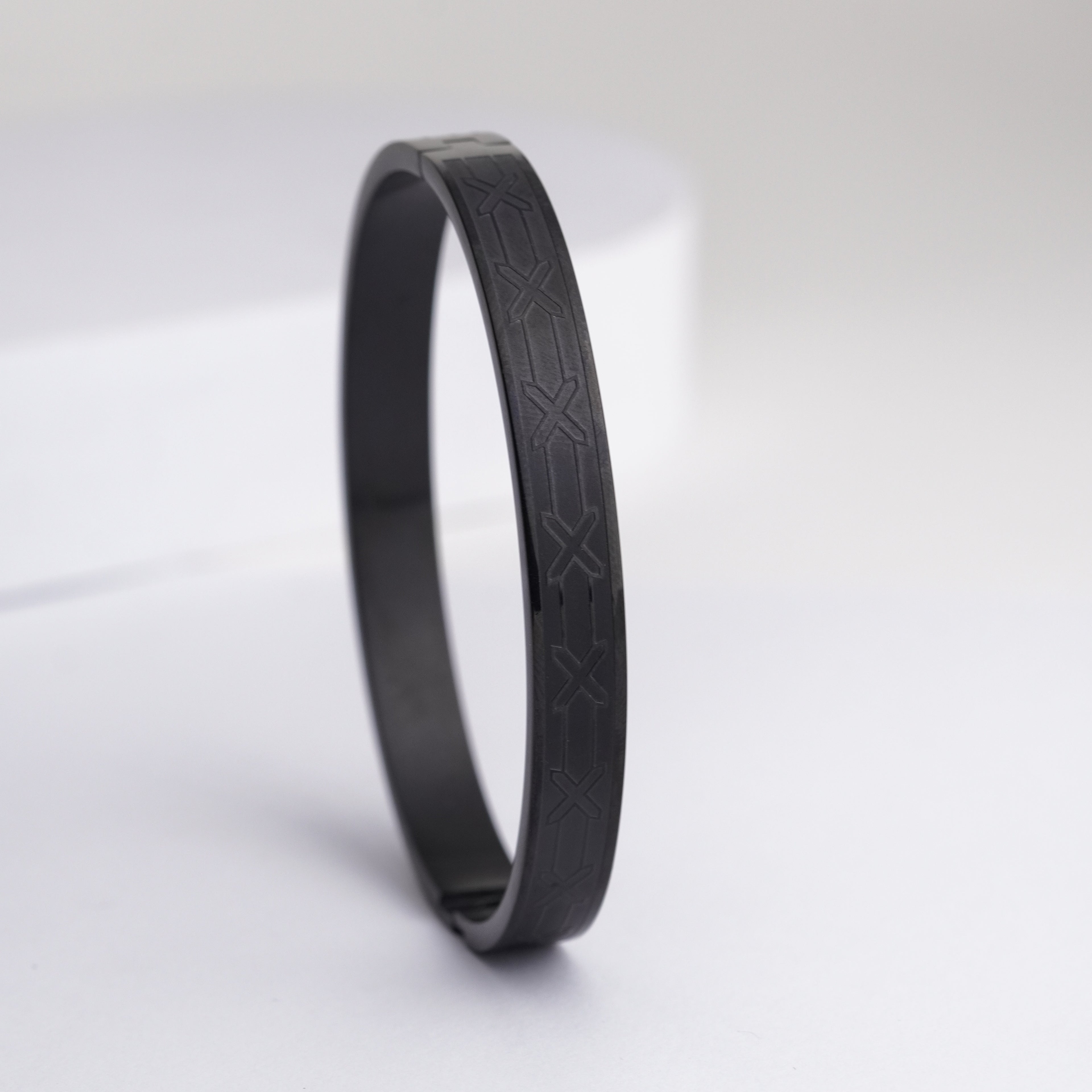 Signature 'X' Engraved Stainless Steel Kada