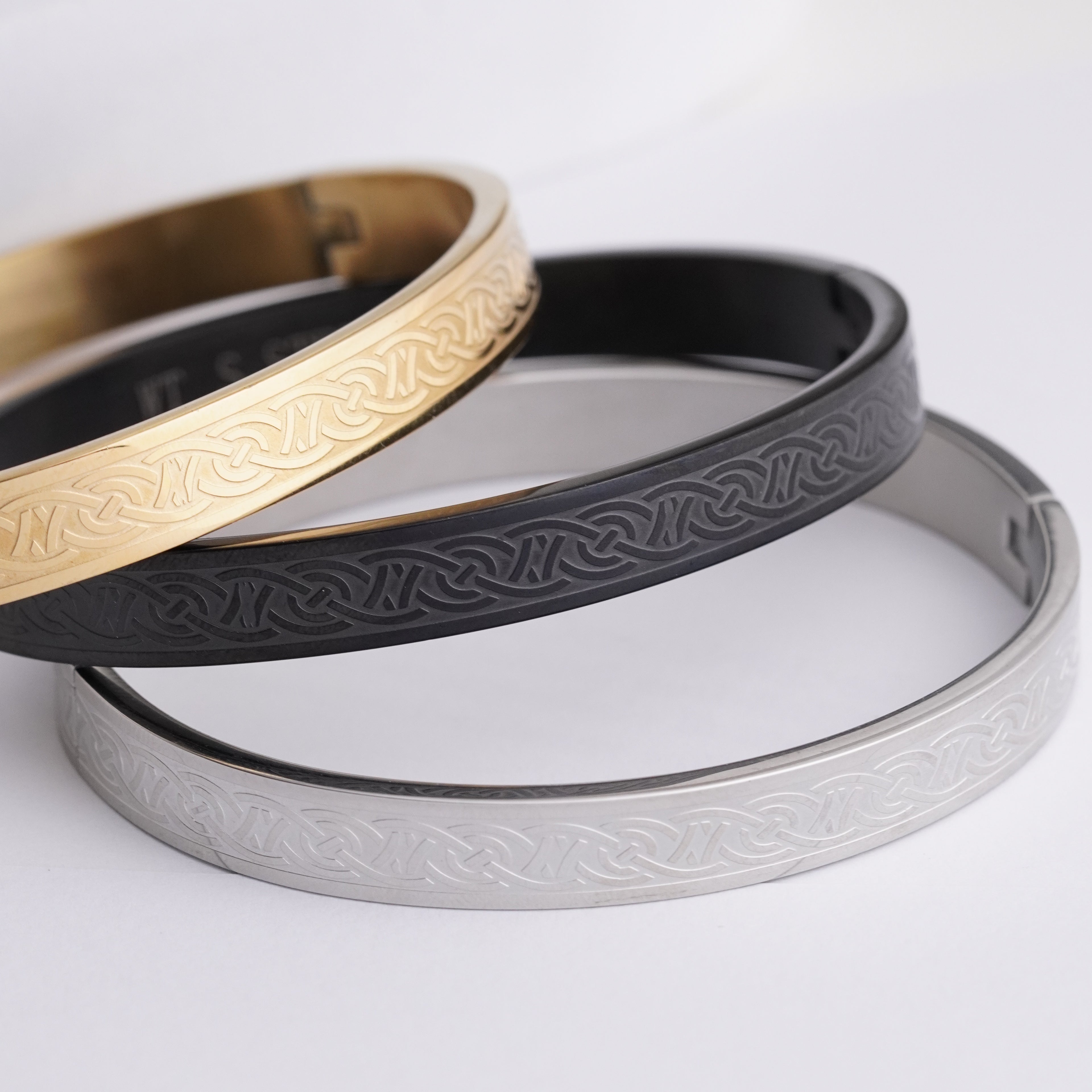 Celtic Eternity Knot Engraved Kada