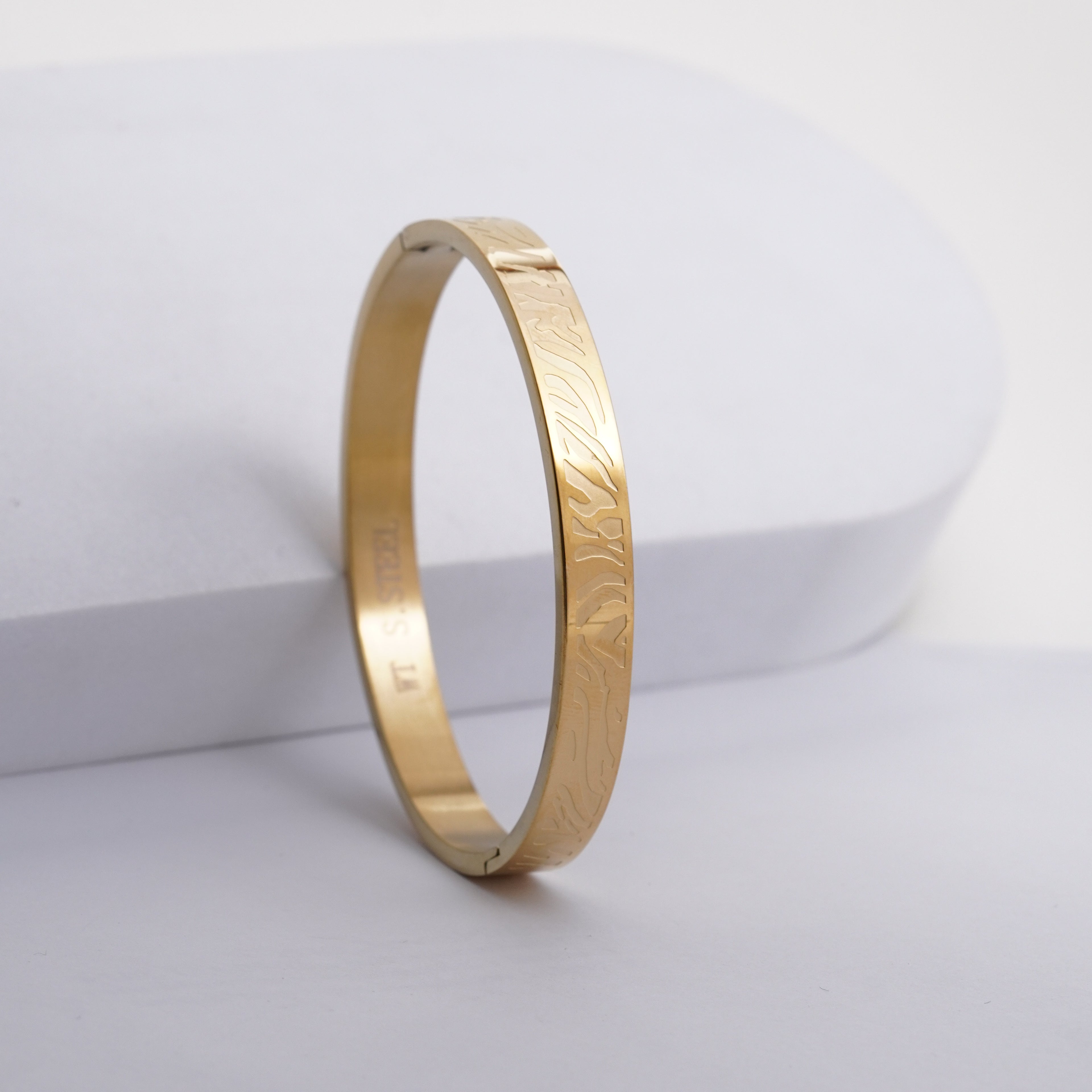 Aero Engraved Kada