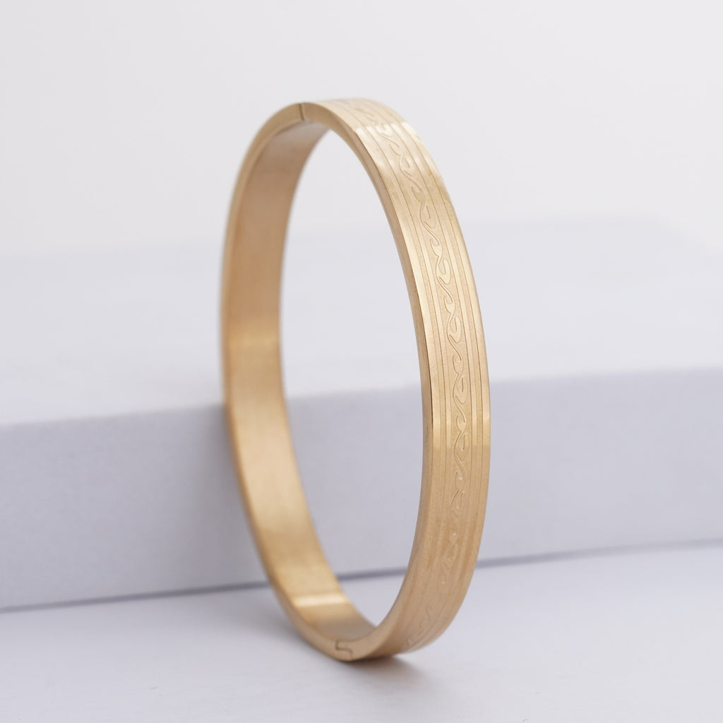 The Wave Motif Hinged Kada
