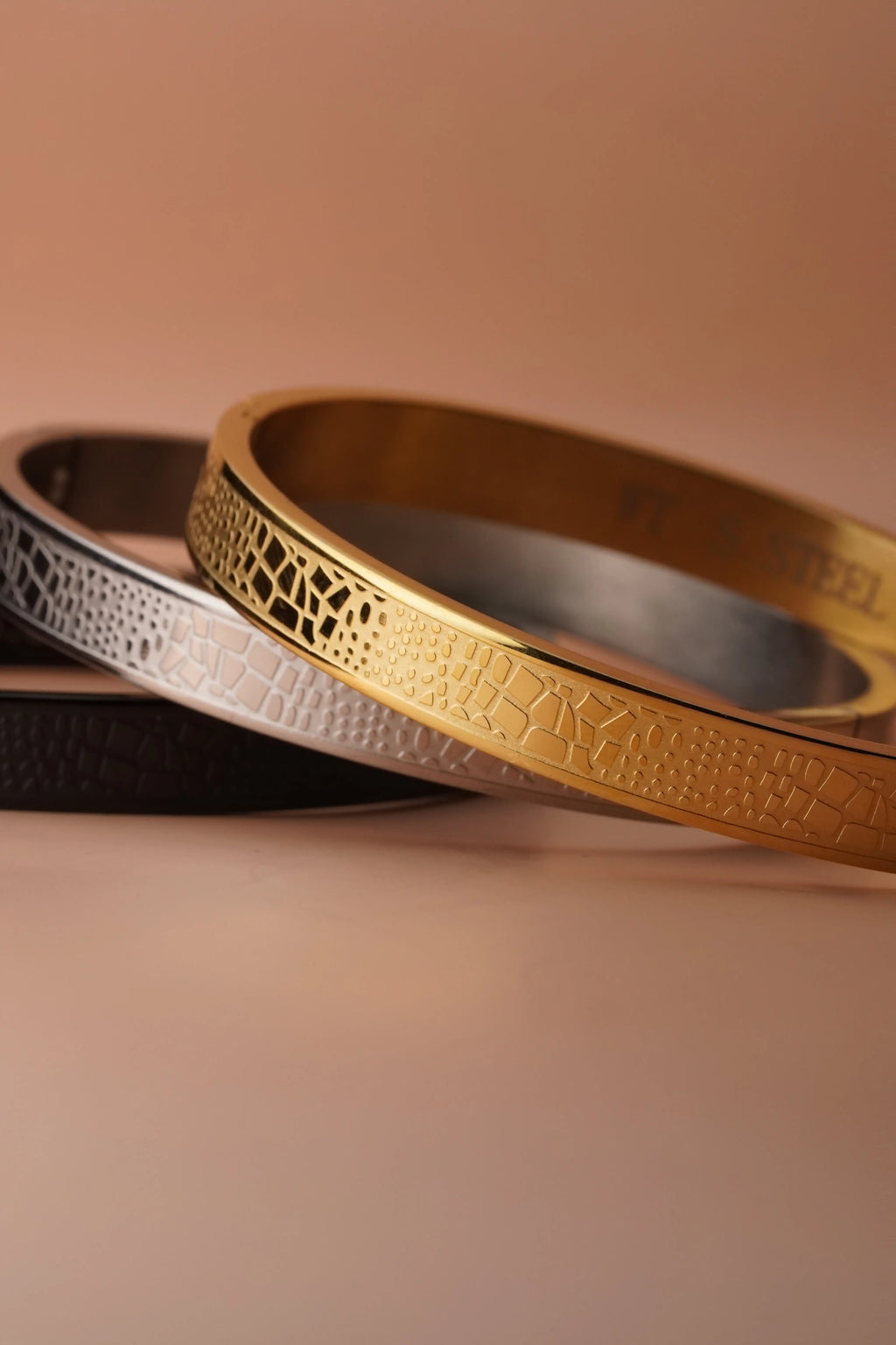leather pattern kada | Stainless Steel bracelet for men's | Anti-Tarnish - worldjewel.in