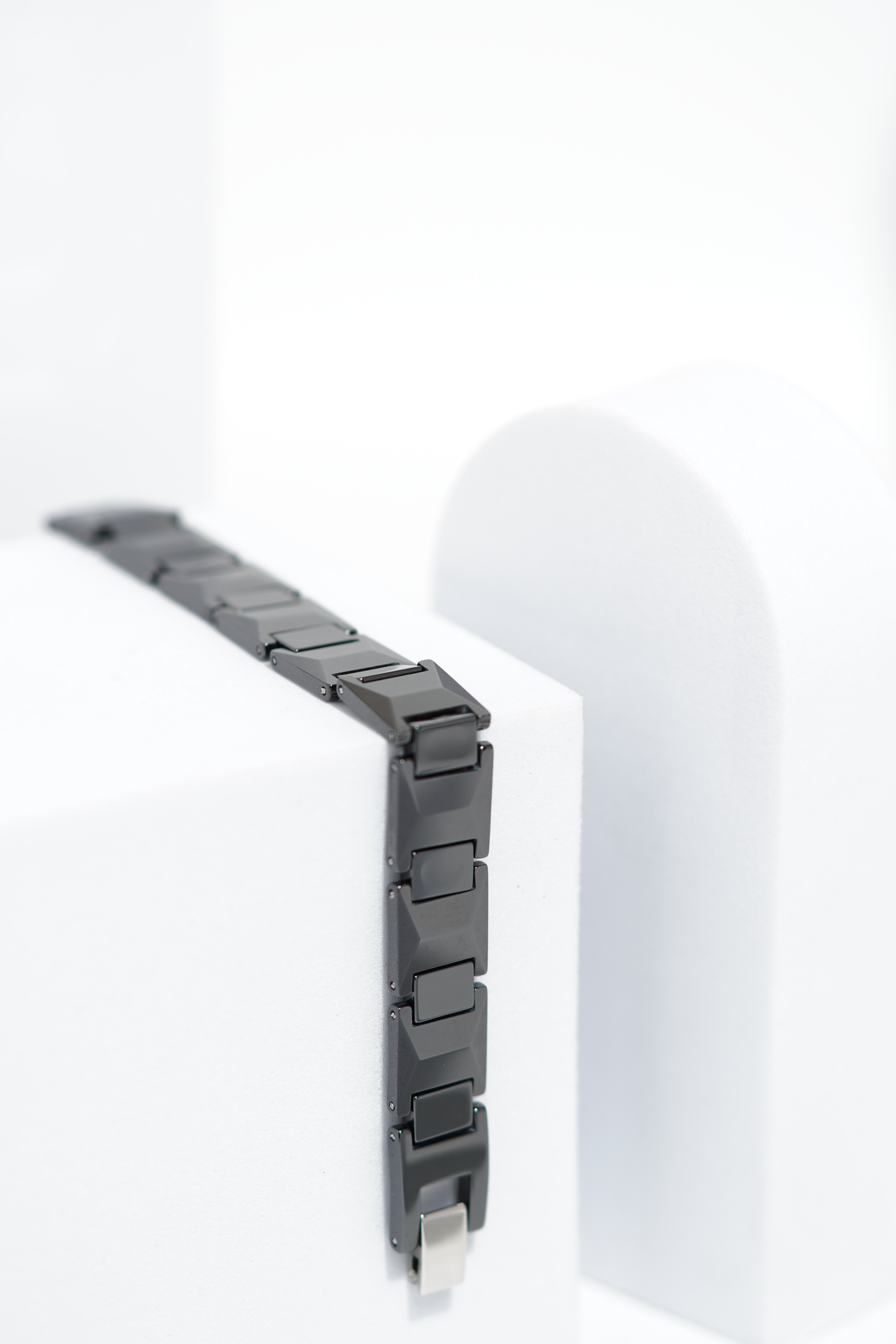 Mino - Ceramic bracelet for men. worldjewel.in men's bracelets
