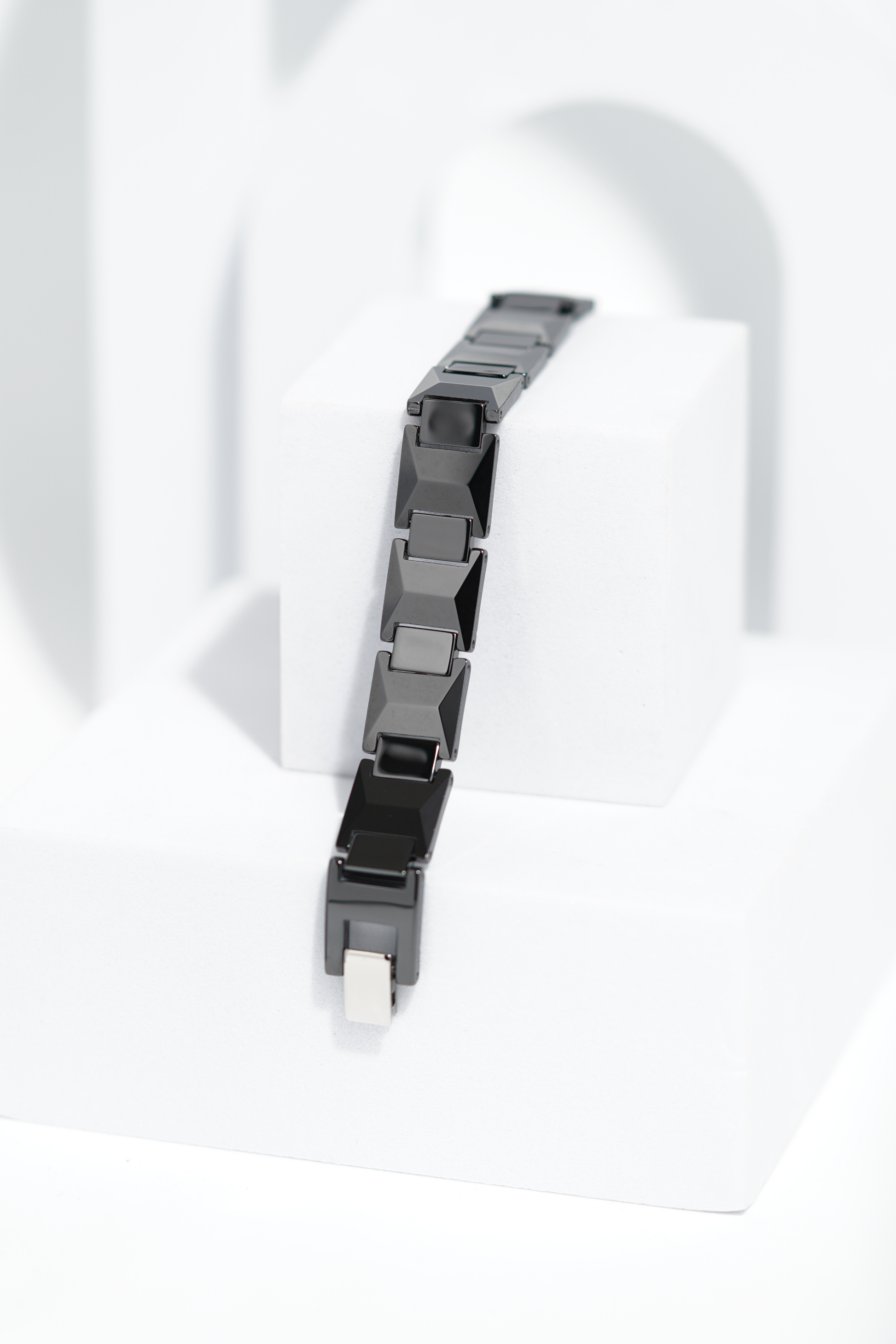 Mino - Ceramic bracelet for men. worldjewel.in men's bracelets