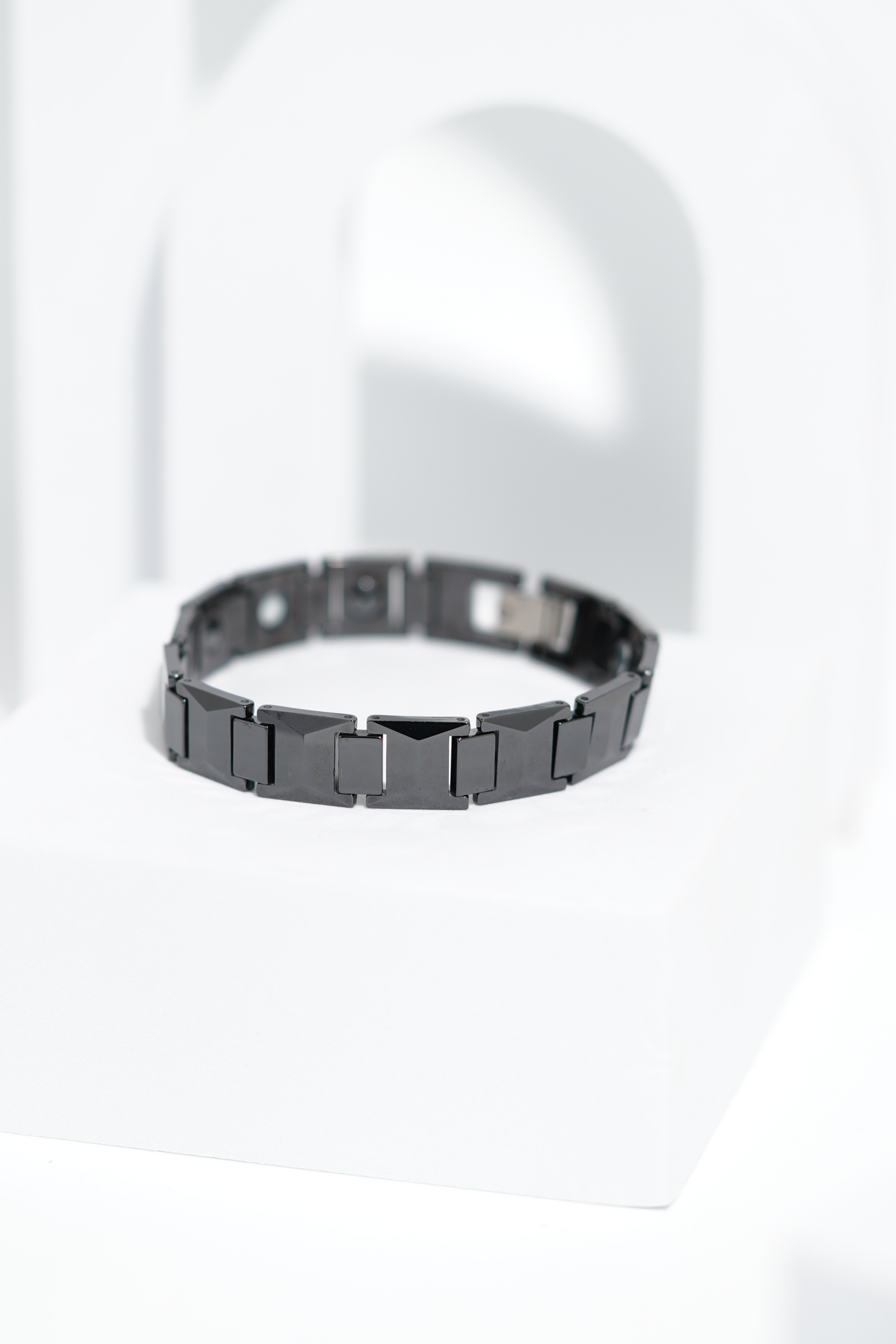 Mino - Ceramic bracelet for men. worldjewel.in men's bracelets