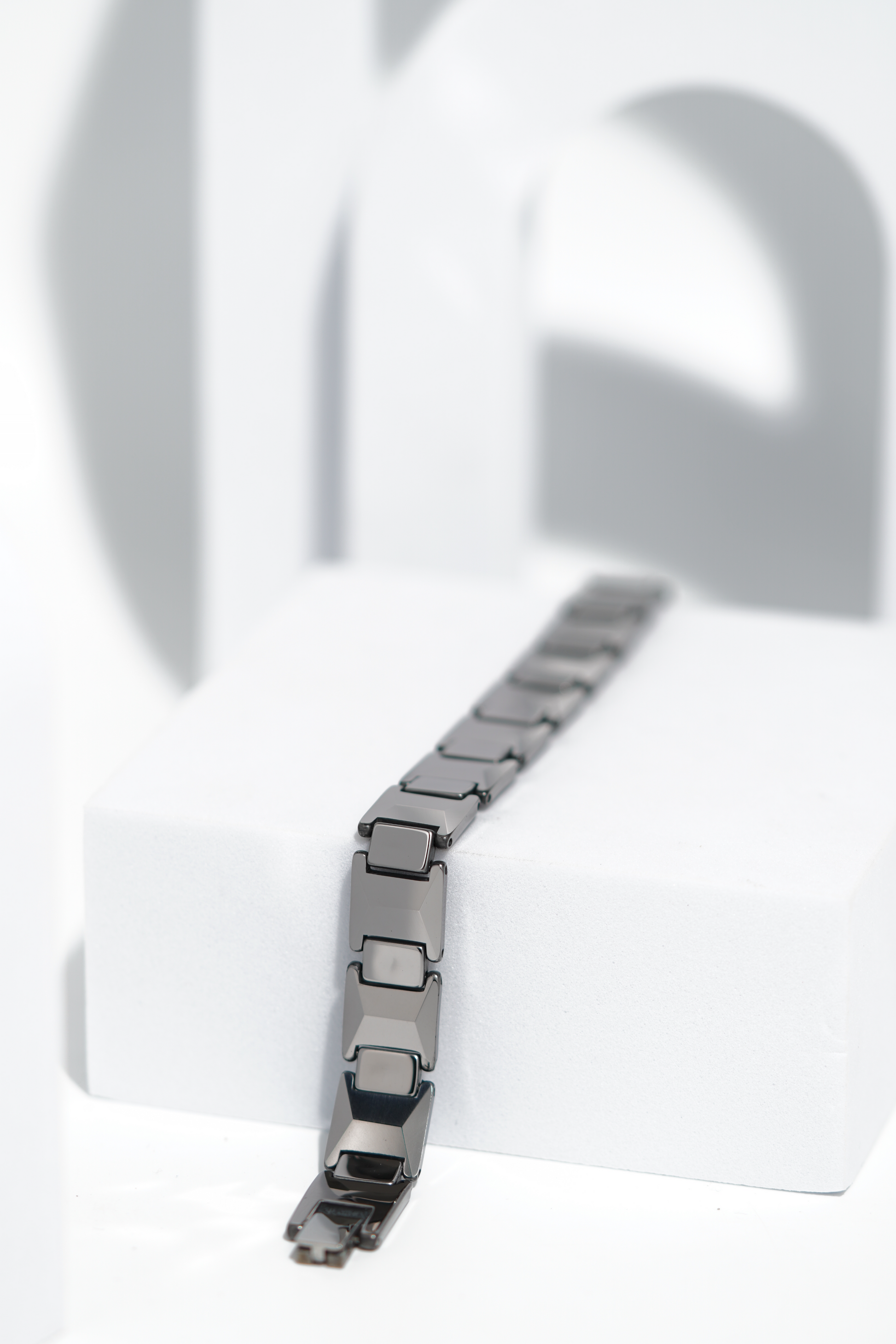 Linea - Ceramic bracelet for men. worldjewel.in men's bracelets
