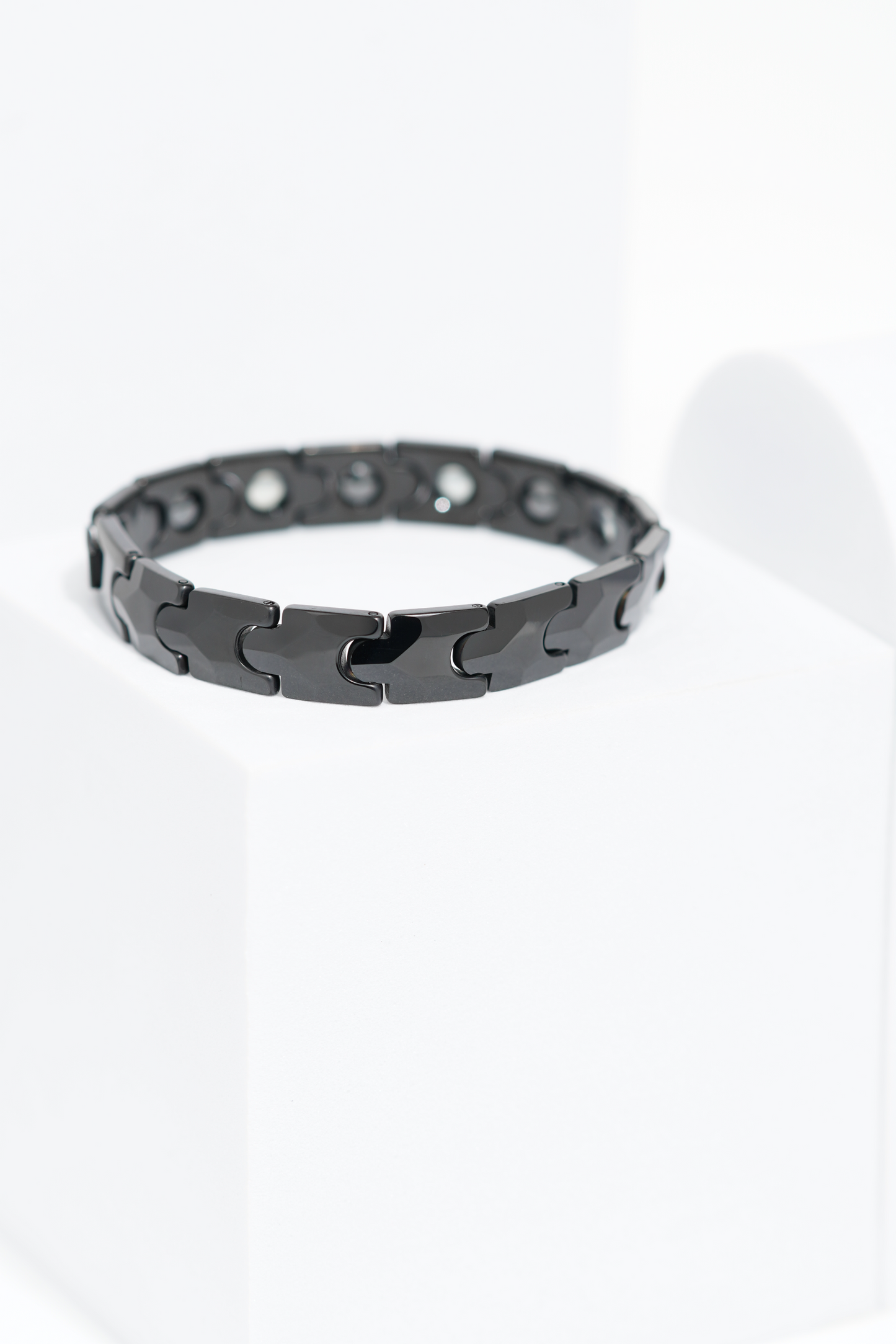 Nuvé - Ceramic bracelet for men. worldjewel.in men's bracelets