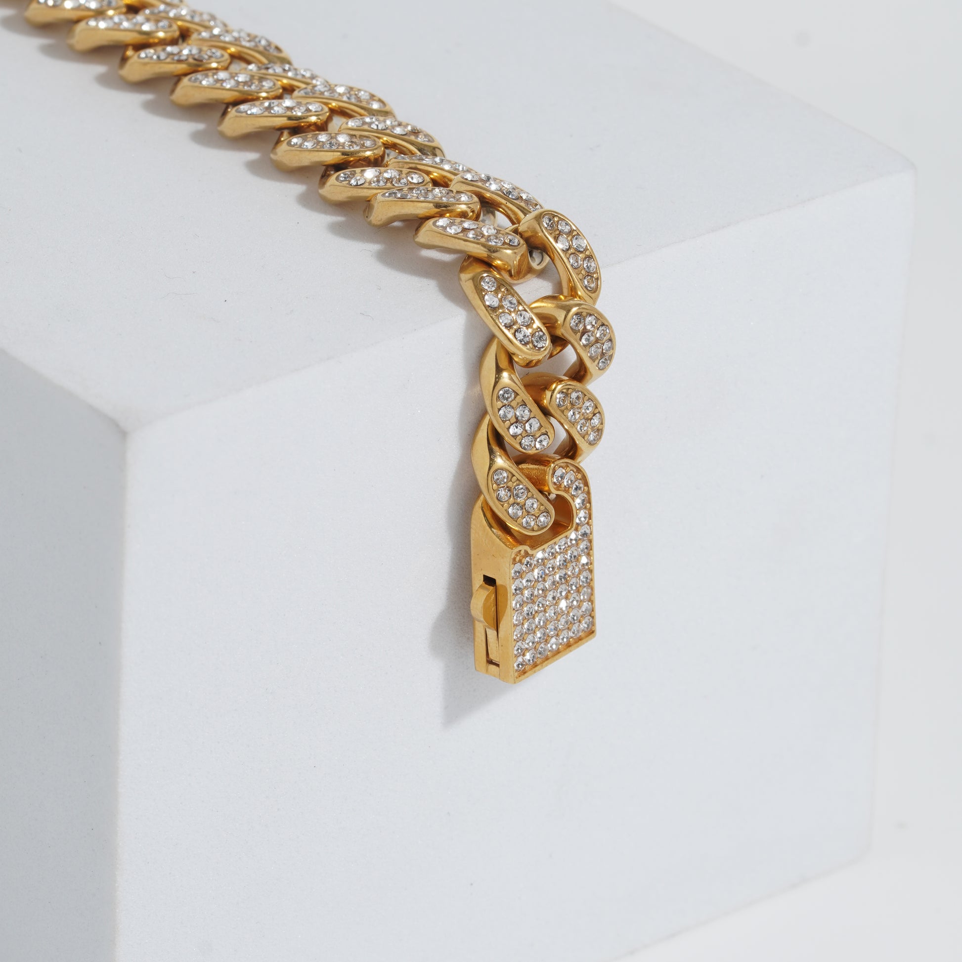Cuban link chain Iced-out stainless steel bracelet for men.(zirconia diamond)