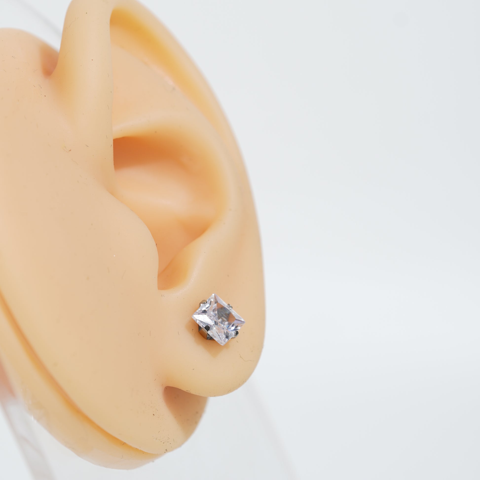 9: XL circle Cuban Zircon Diamound Studs UNISEX Set of 20pcs. (6 MM)