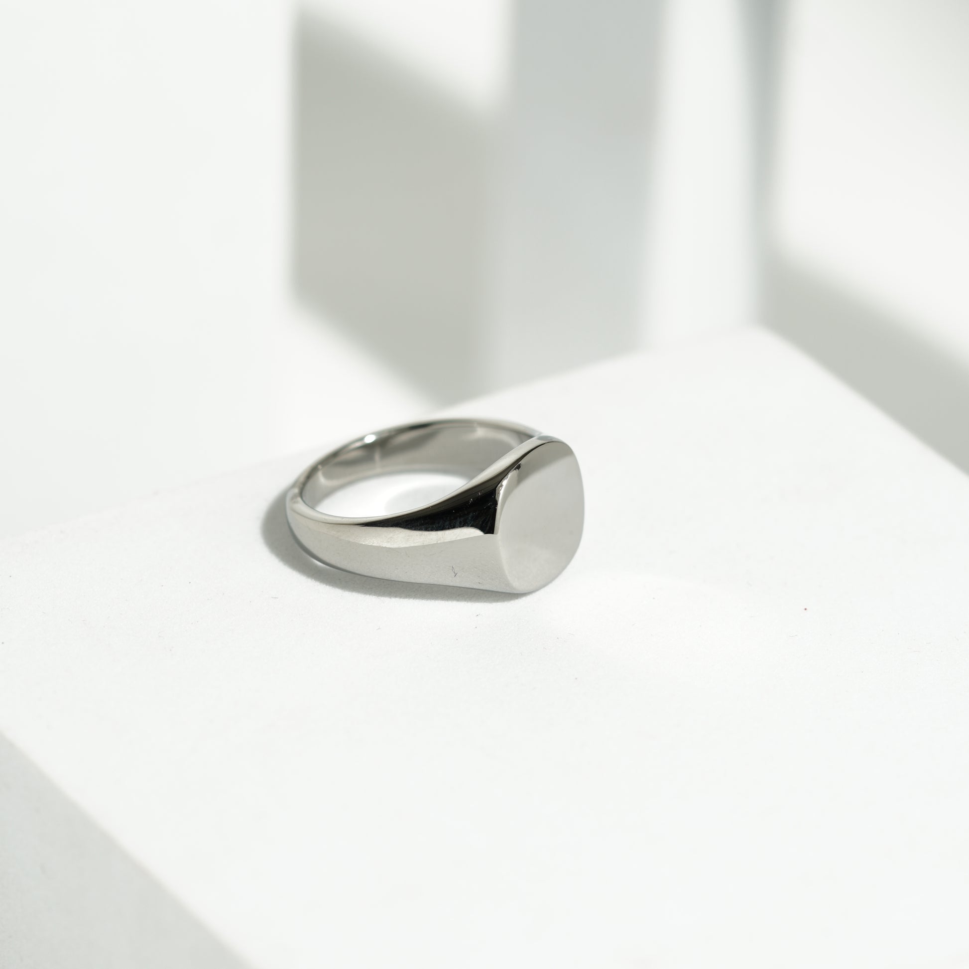 660 Polished Silver Signet Ring